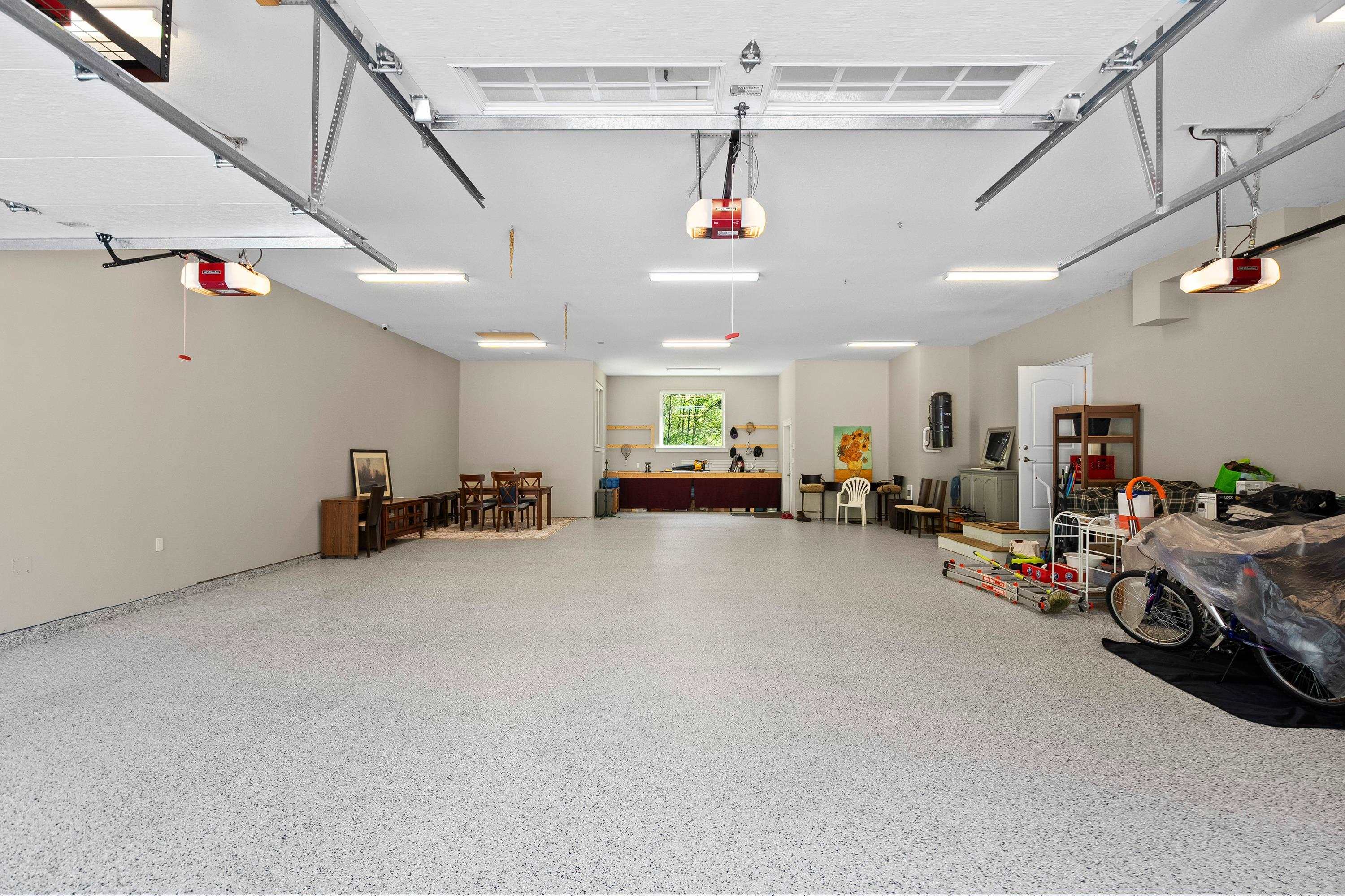 2732 NORTHCREST DRIVE