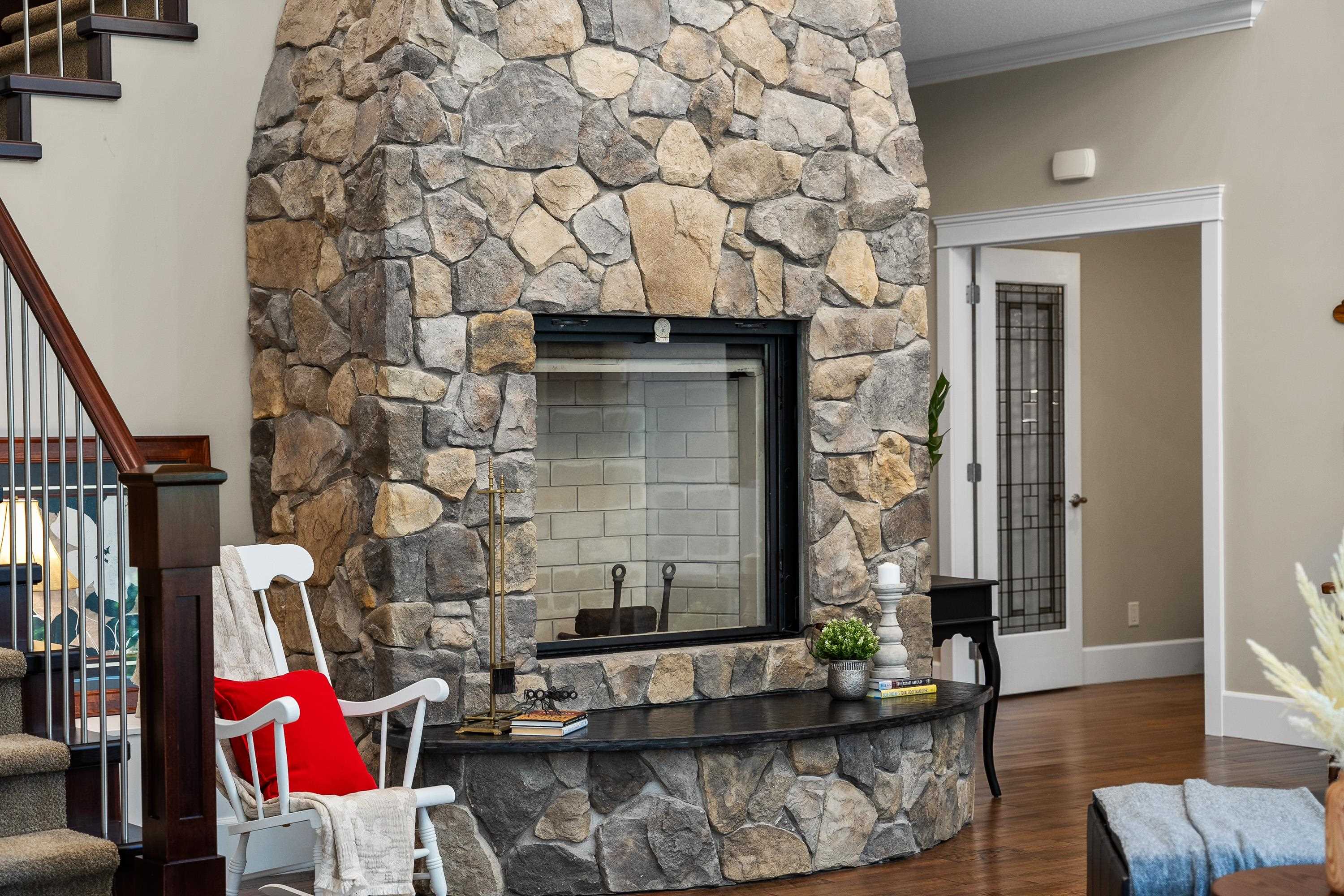 2732 NORTHCREST DRIVE