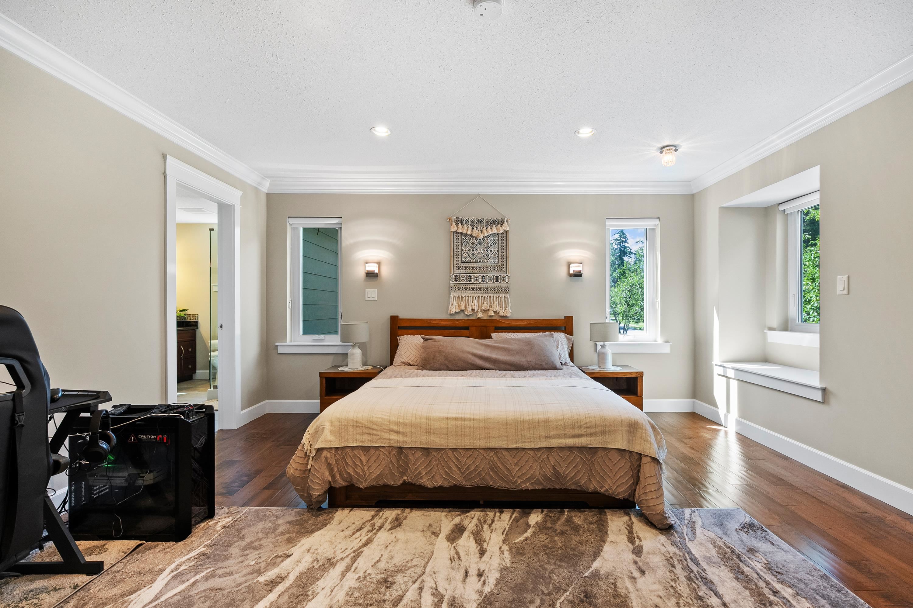 2732 NORTHCREST DRIVE