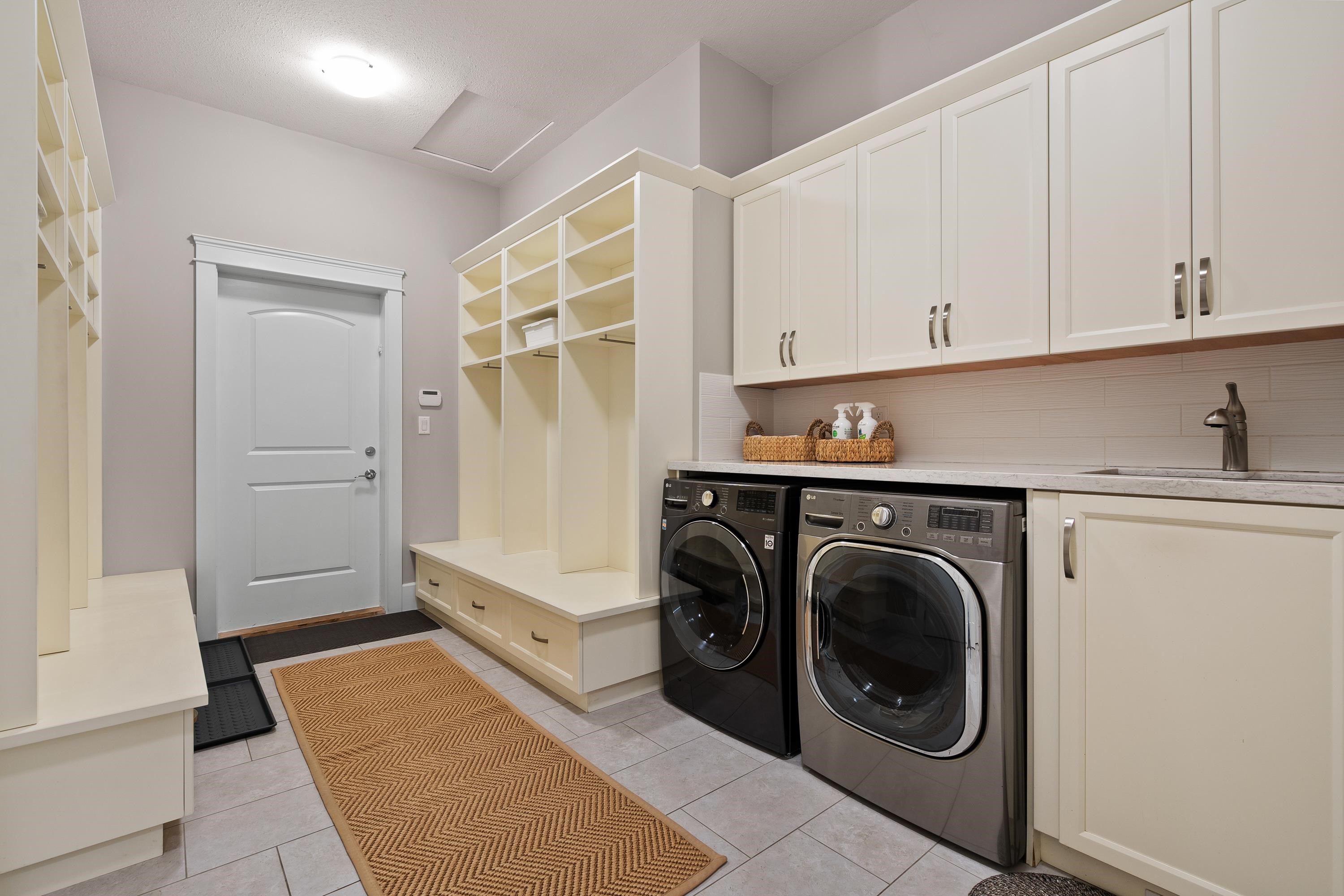 2732 NORTHCREST DRIVE