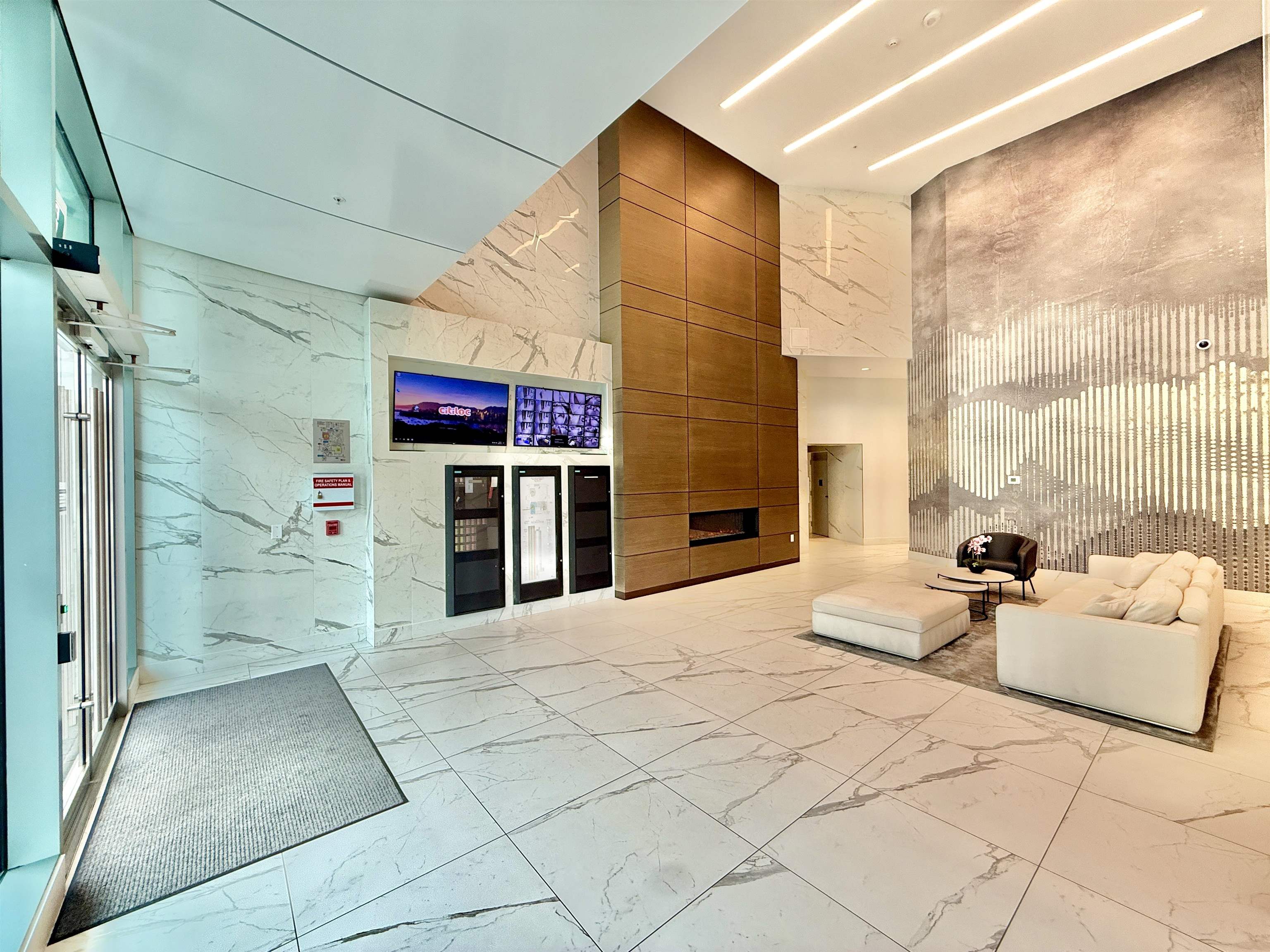 2001 1501 FOSTER STREET Unit: 2001