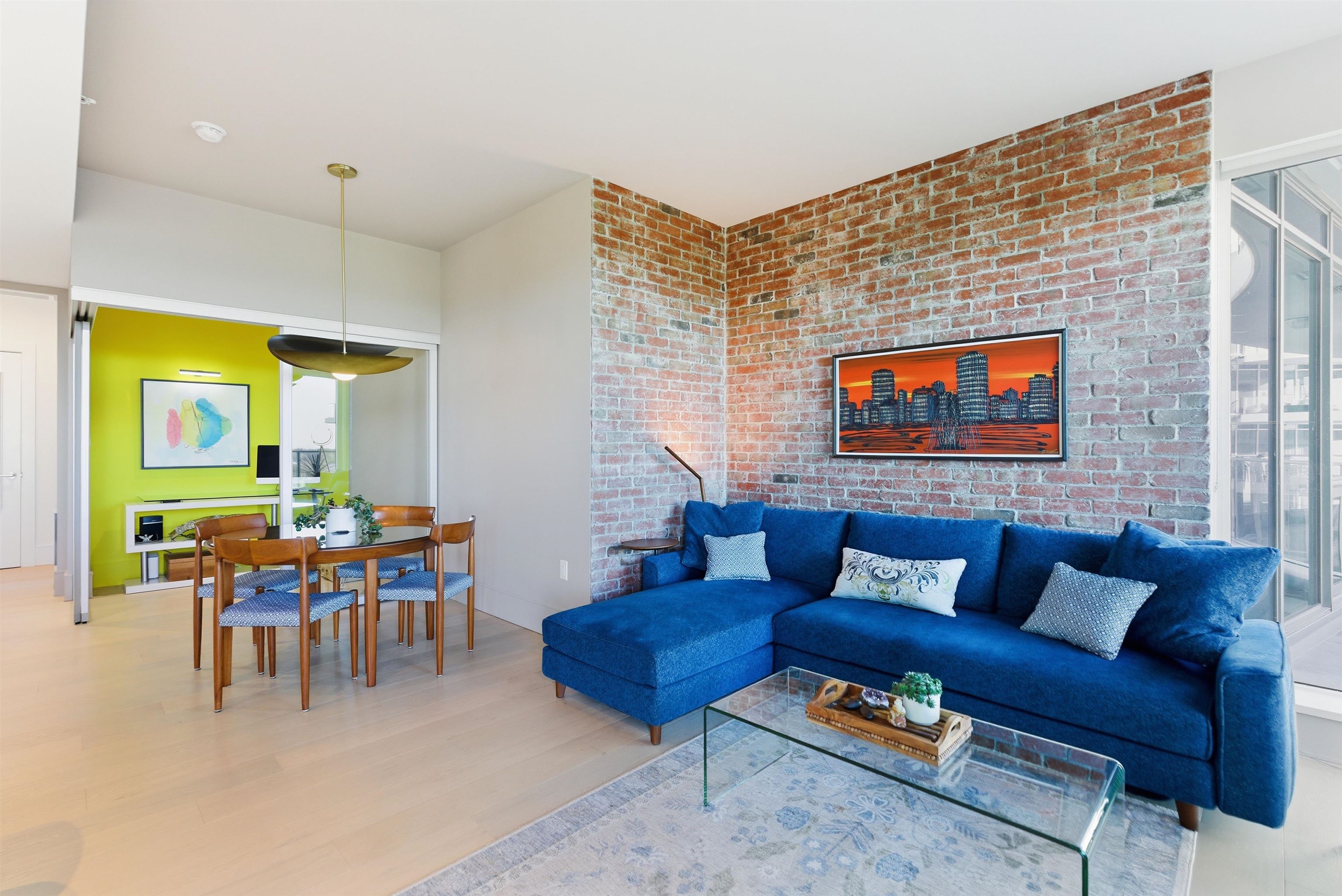 2001 1501 FOSTER STREET Unit: 2001