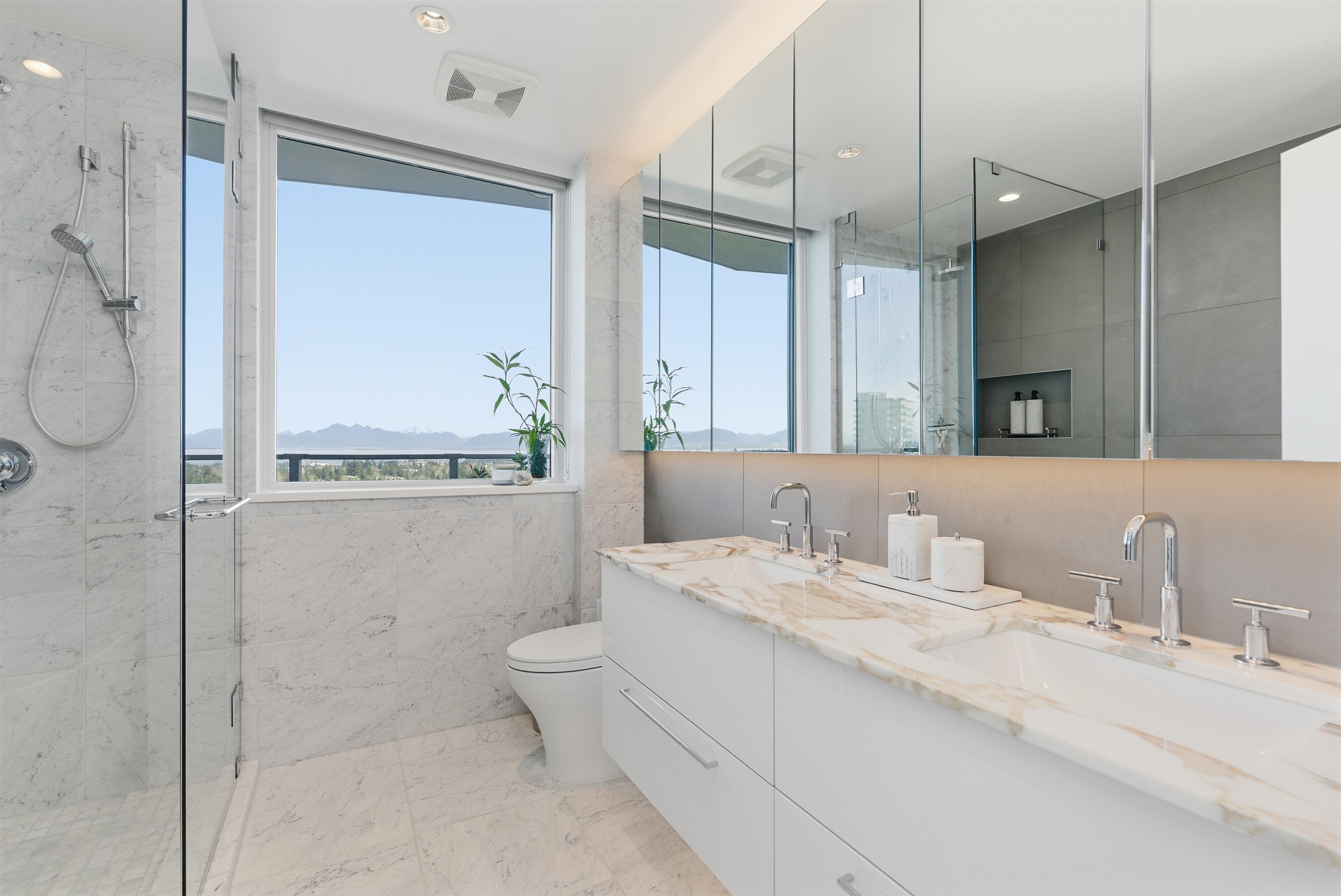 2001 1501 FOSTER STREET Unit: 2001