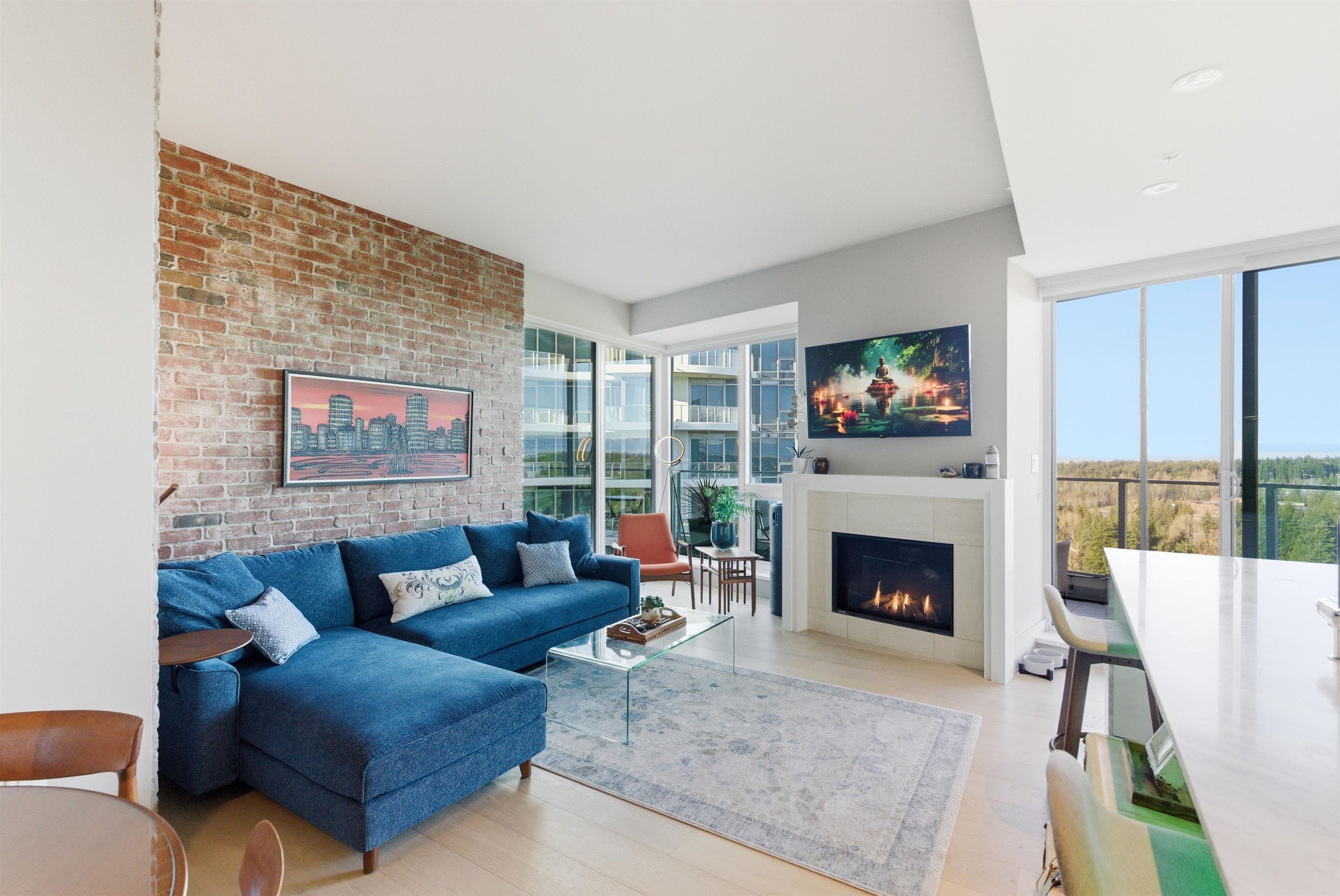 2001 1501 FOSTER STREET Unit: 2001