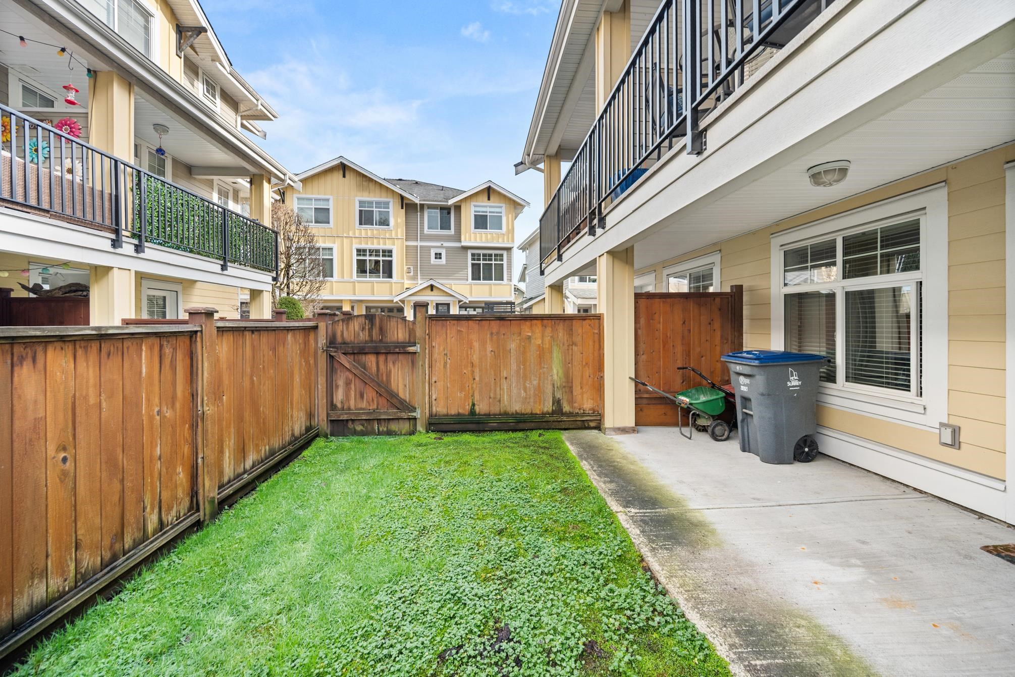 7 17171 2B AVENUE Unit: 7