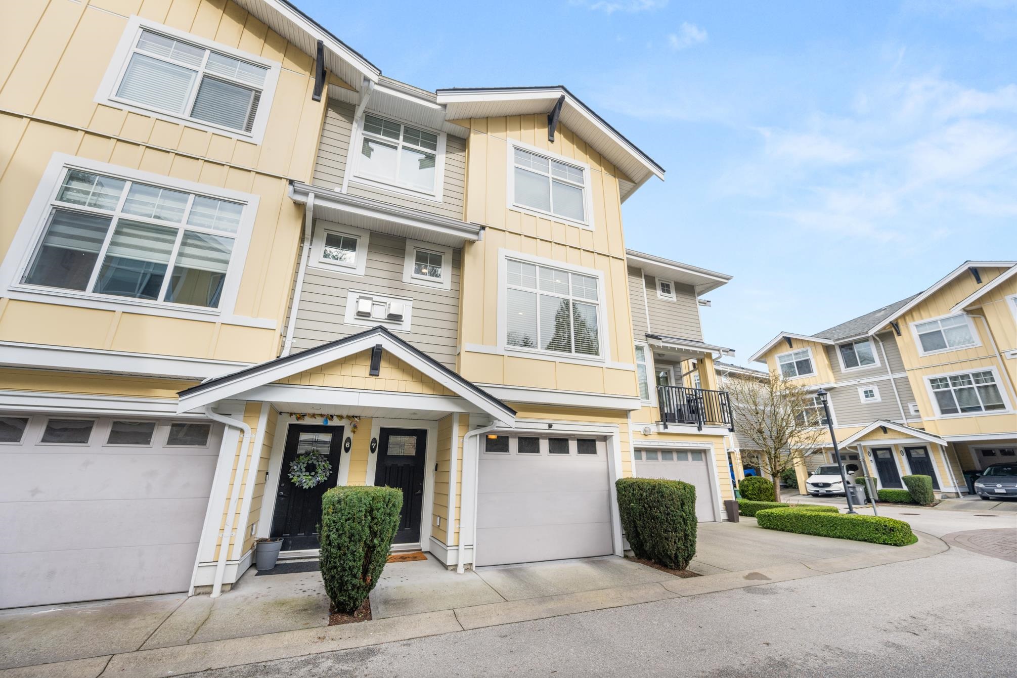 7 17171 2B AVENUE Unit: 7