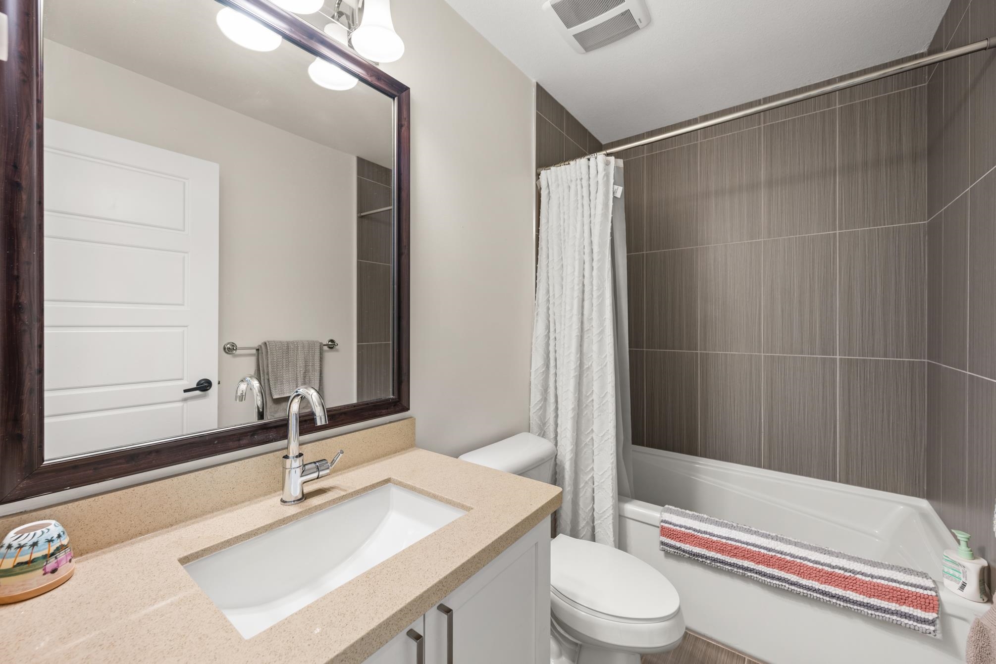 7 17171 2B AVENUE Unit: 7