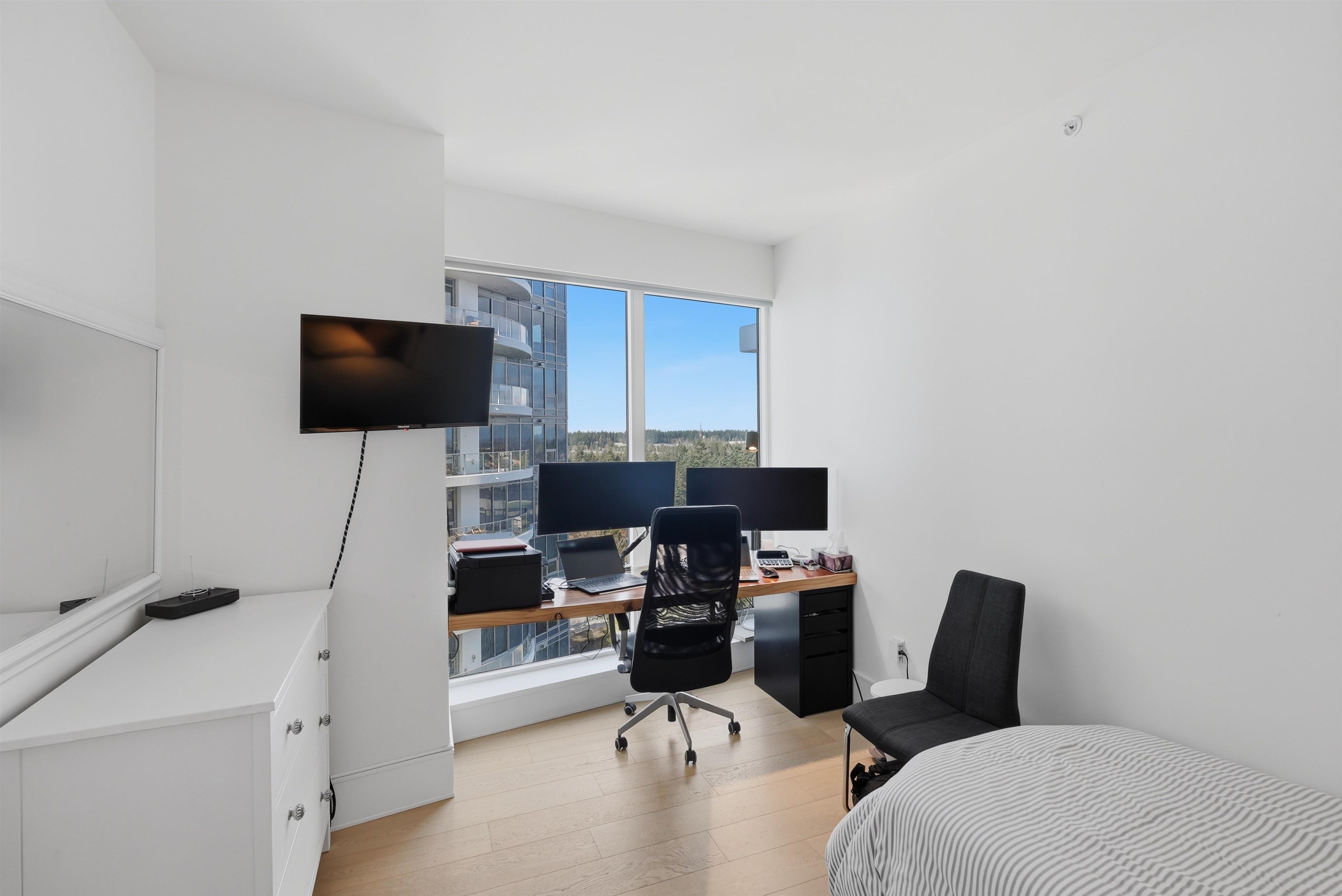 1403 1501 FOSTER STREET Unit: 1403