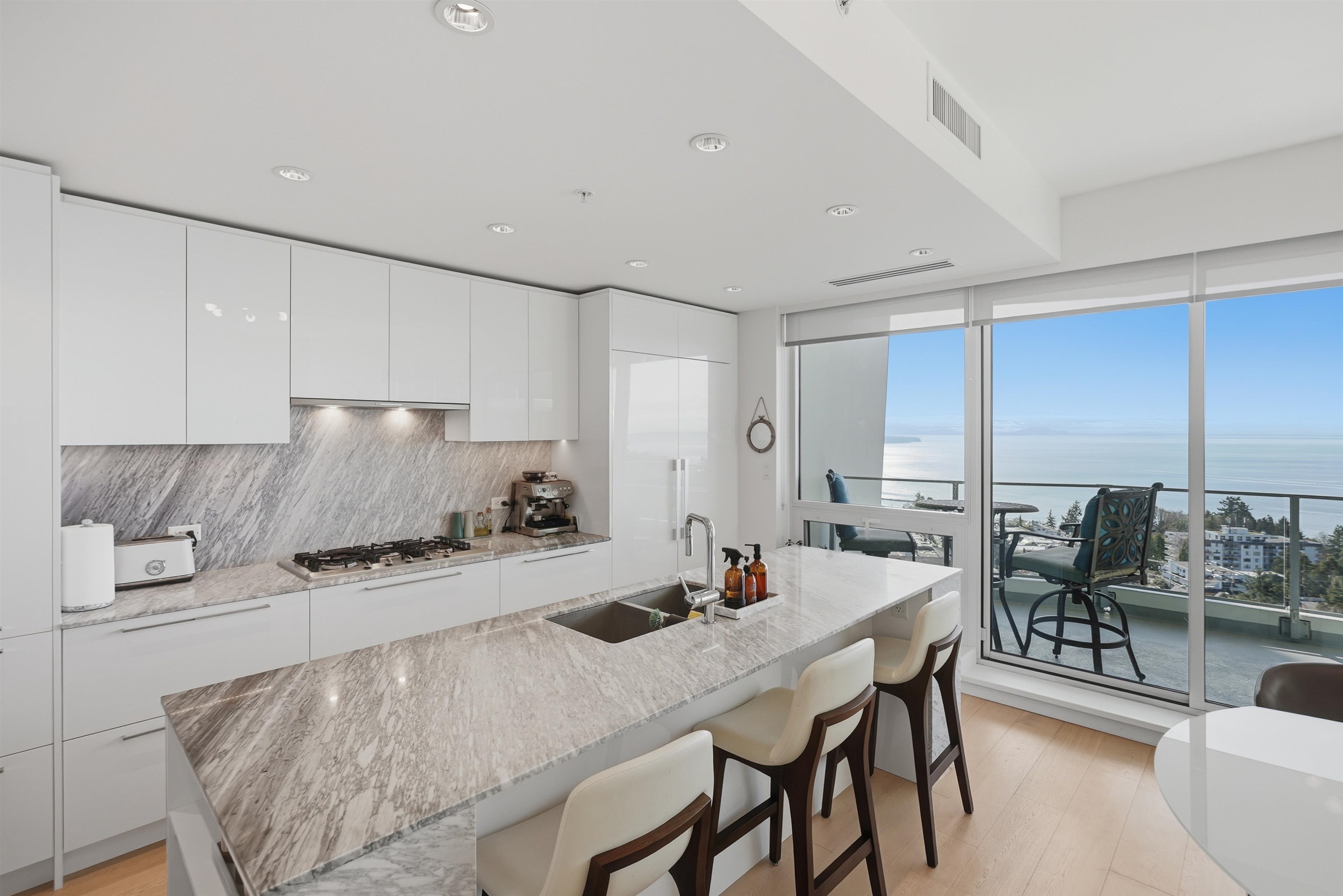 1403 1501 FOSTER STREET Unit: 1403