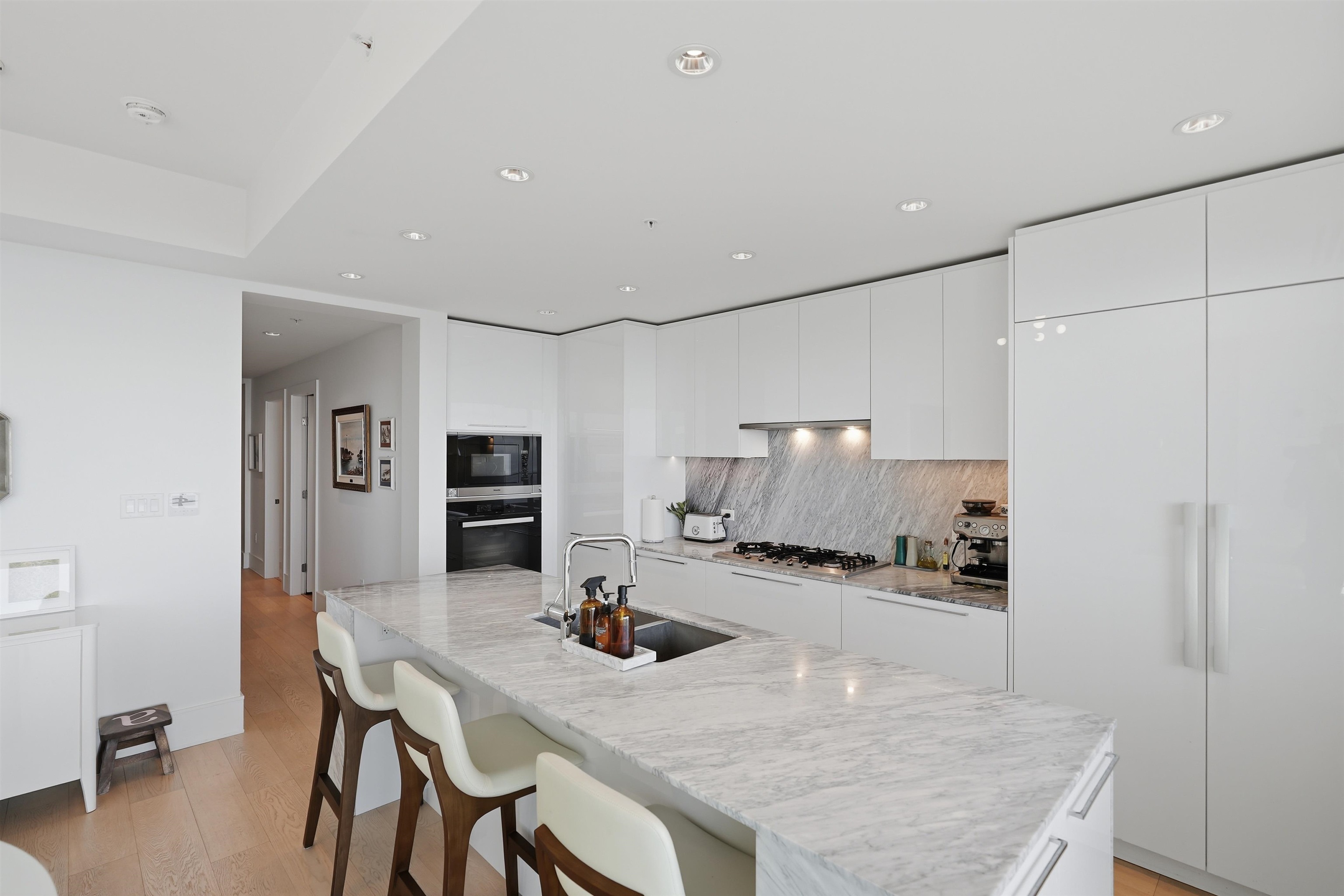 1403 1501 FOSTER STREET Unit: 1403