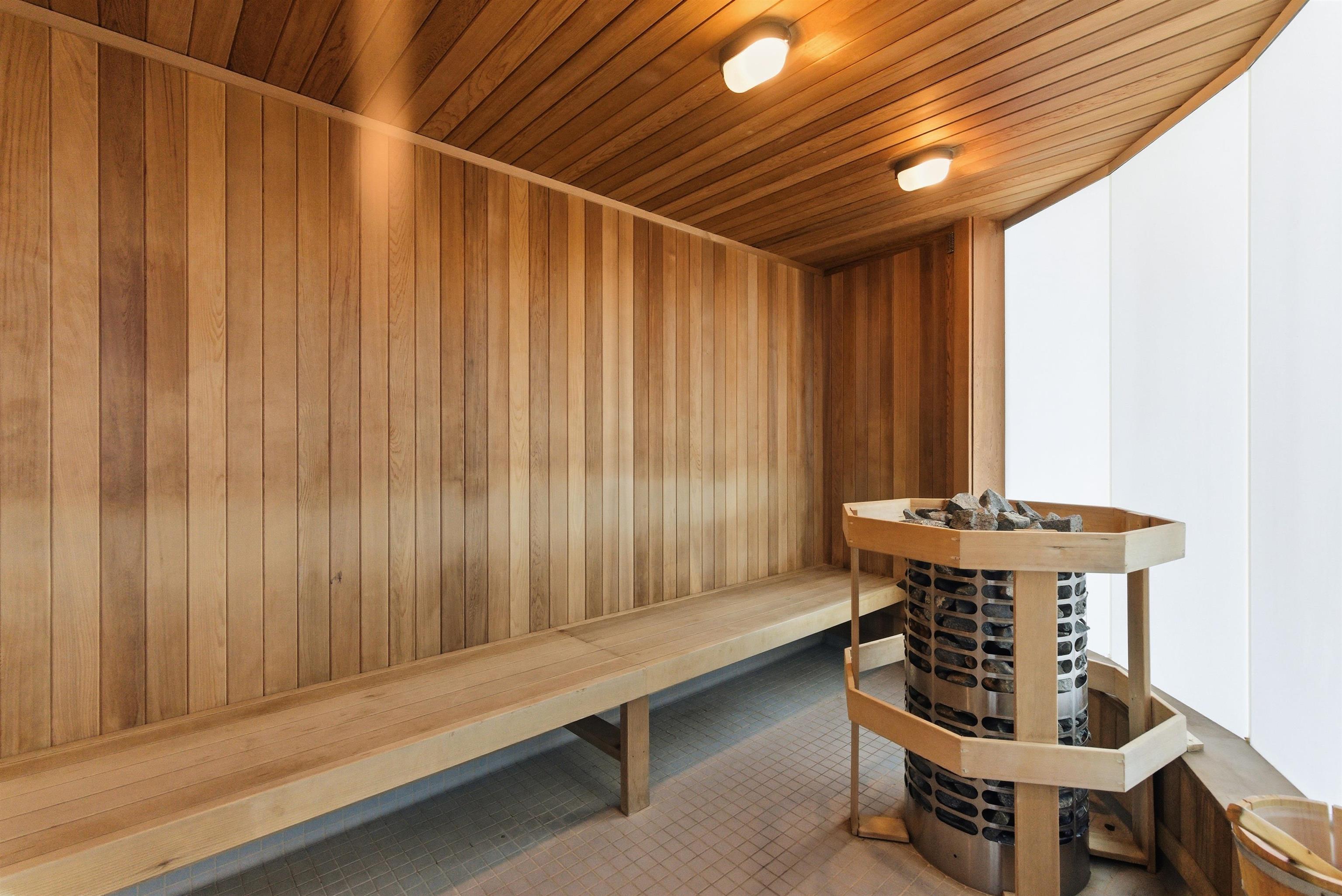 1403 1501 FOSTER STREET Unit: 1403