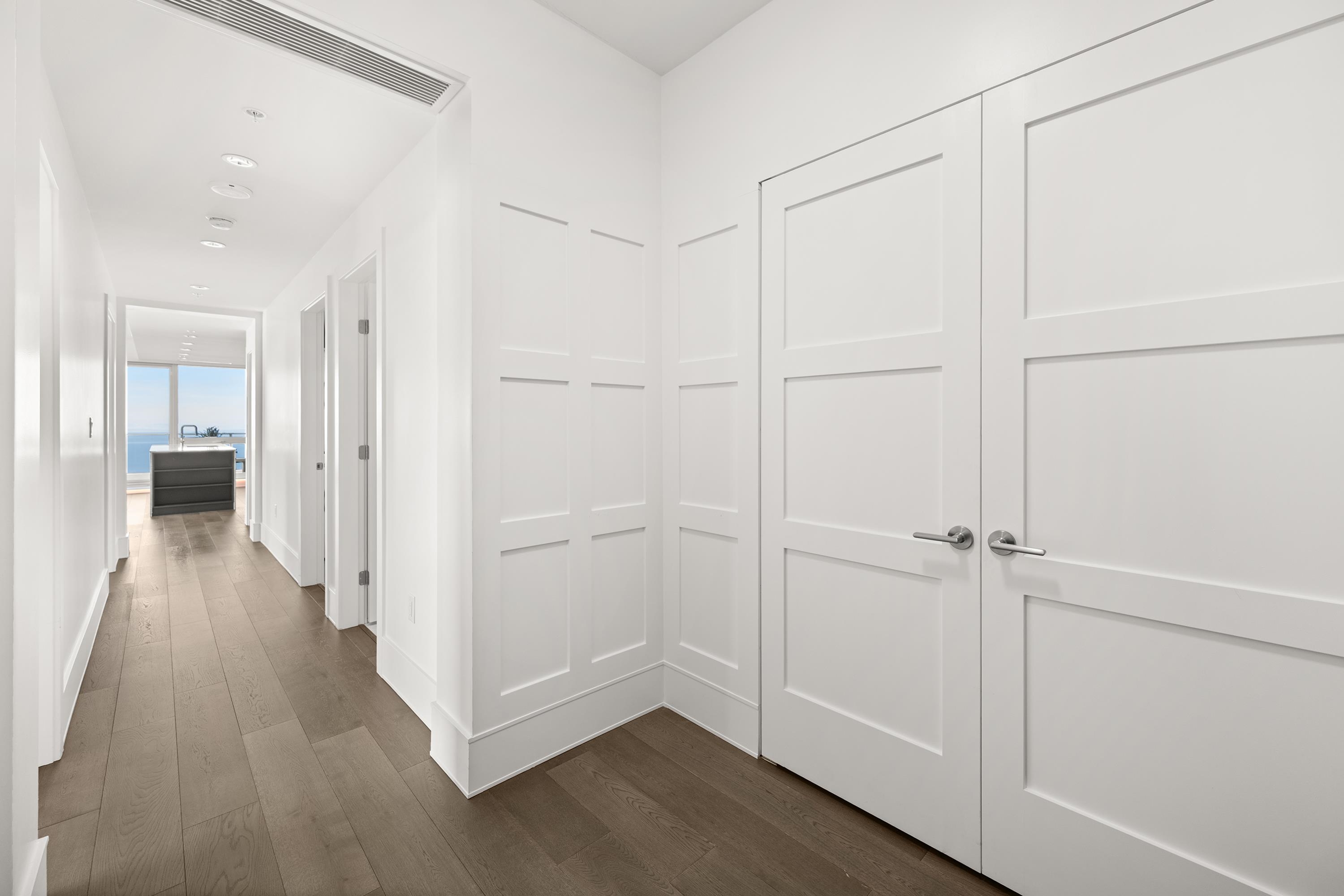 2004 1501 FOSTER STREET Unit: 2004