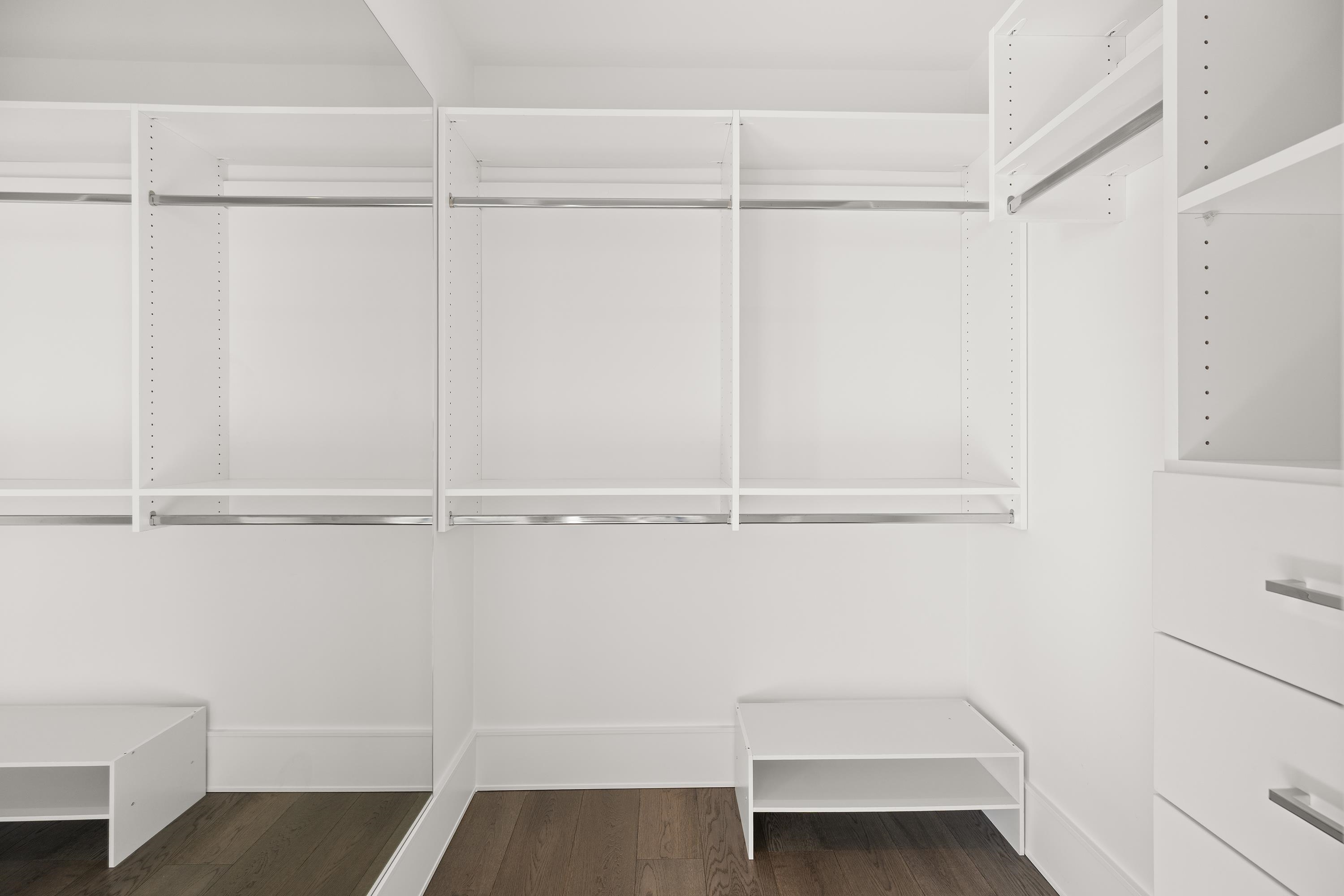 2004 1501 FOSTER STREET Unit: 2004