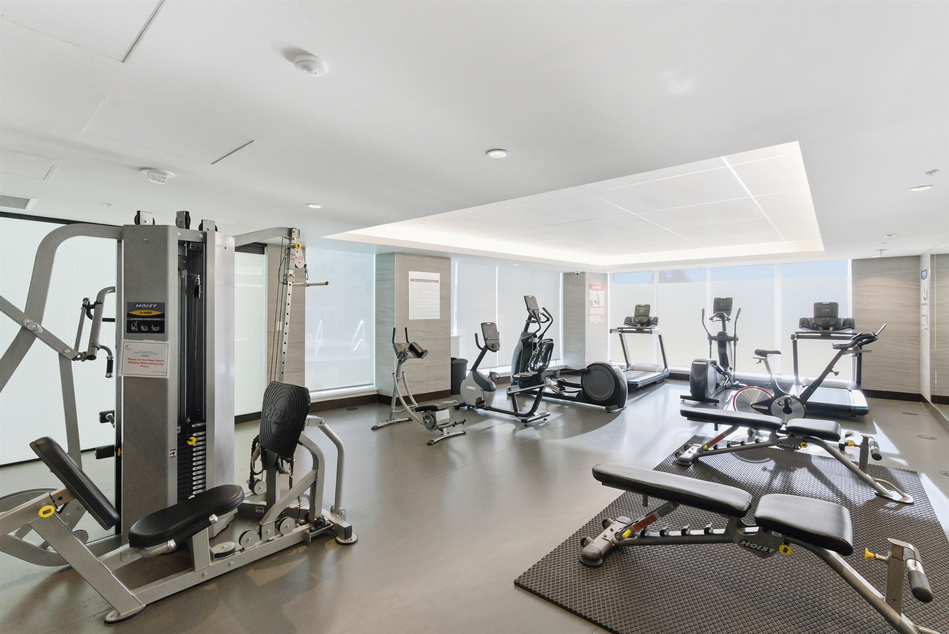 2004 1501 FOSTER STREET Unit: 2004