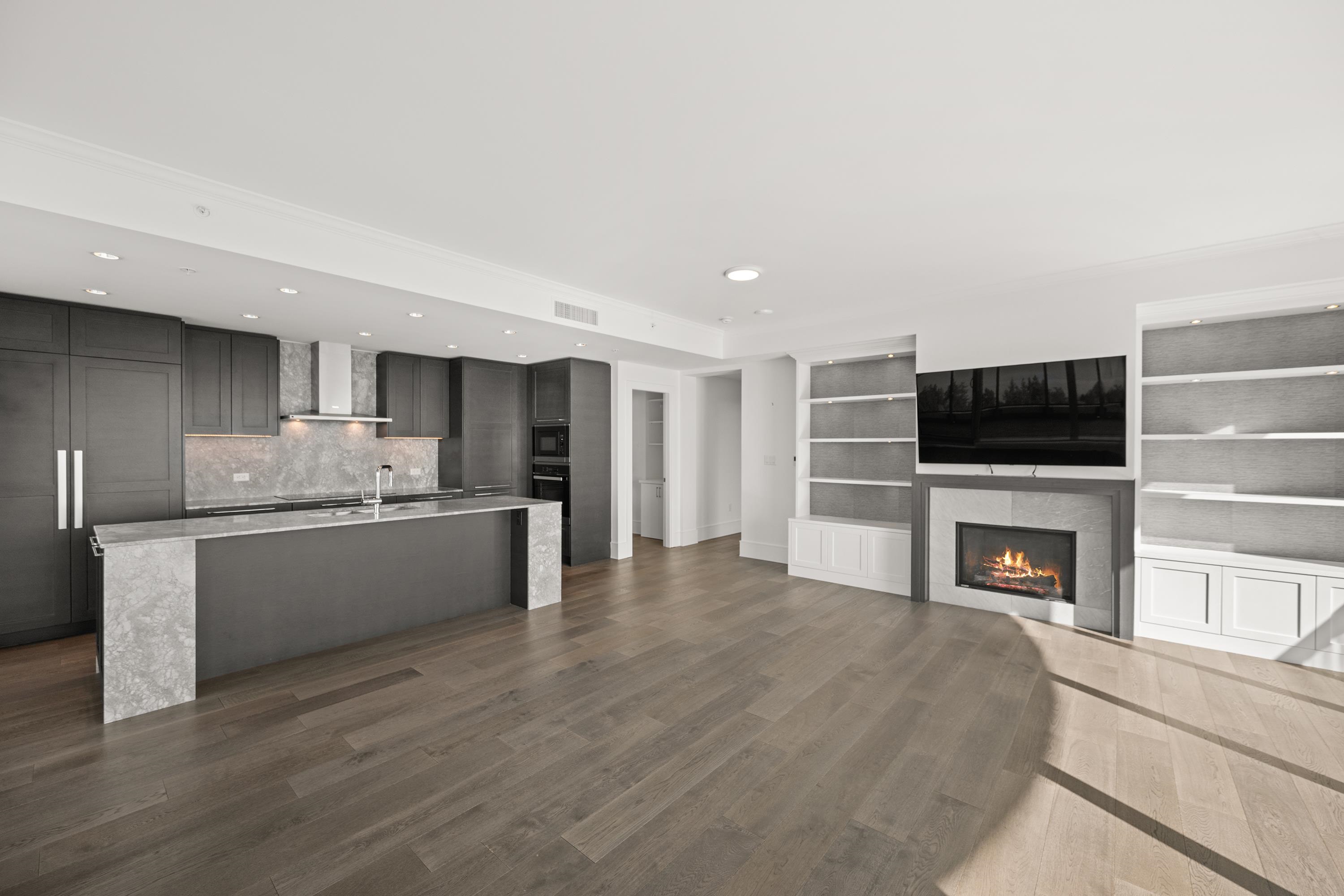 2004 1501 FOSTER STREET Unit: 2004