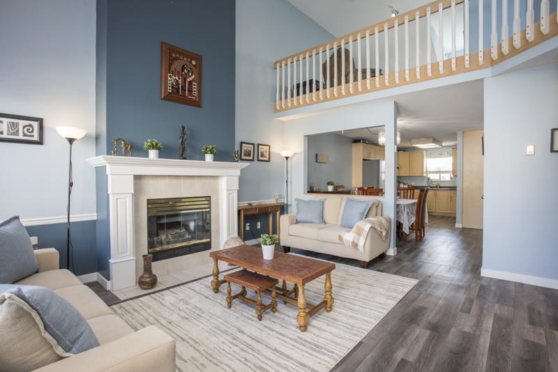 213 7837 120A STREET Unit: 213