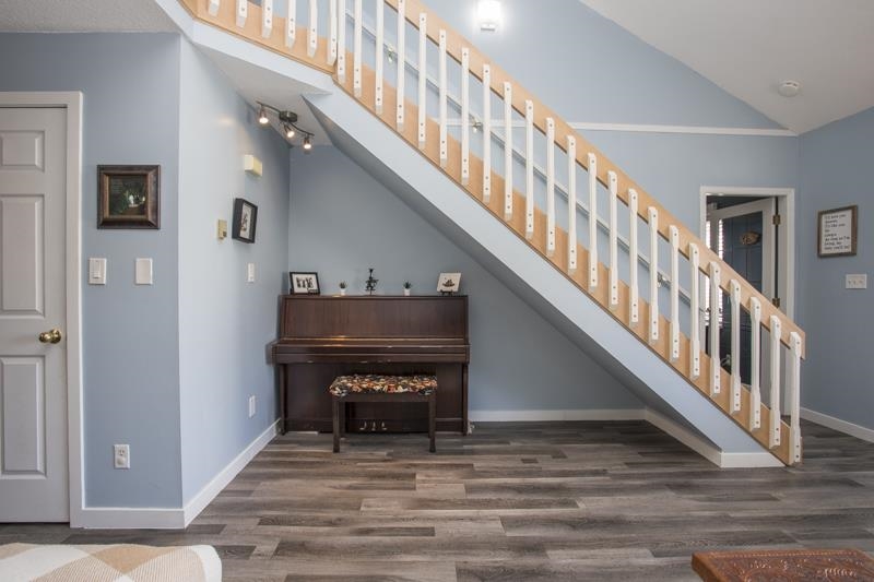 213 7837 120A STREET Unit: 213