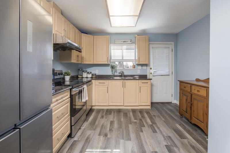 213 7837 120A STREET Unit: 213