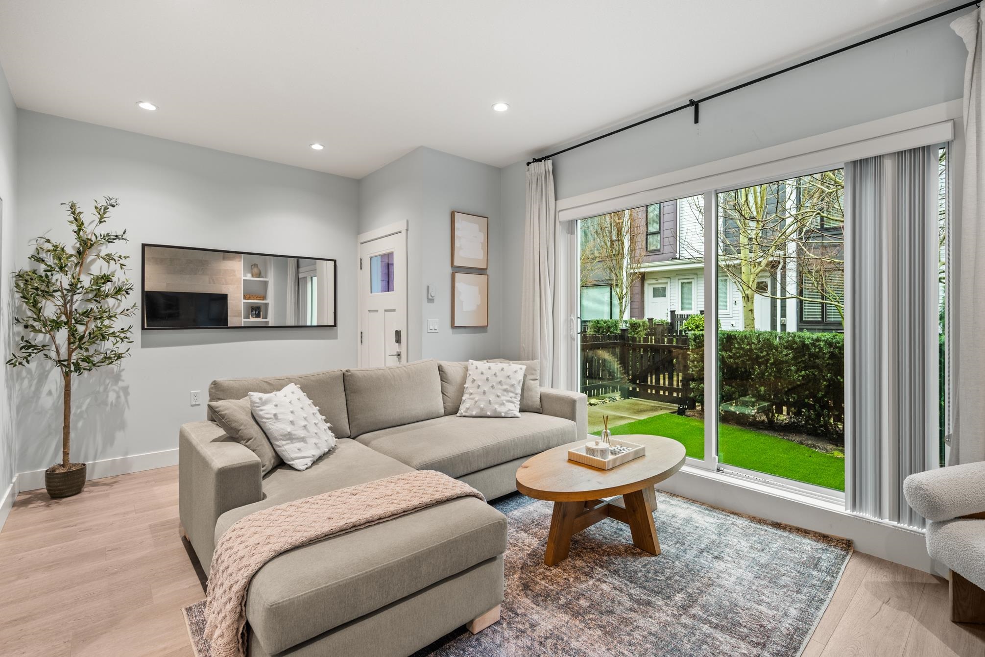 112 2280 163 STREET Unit: 112