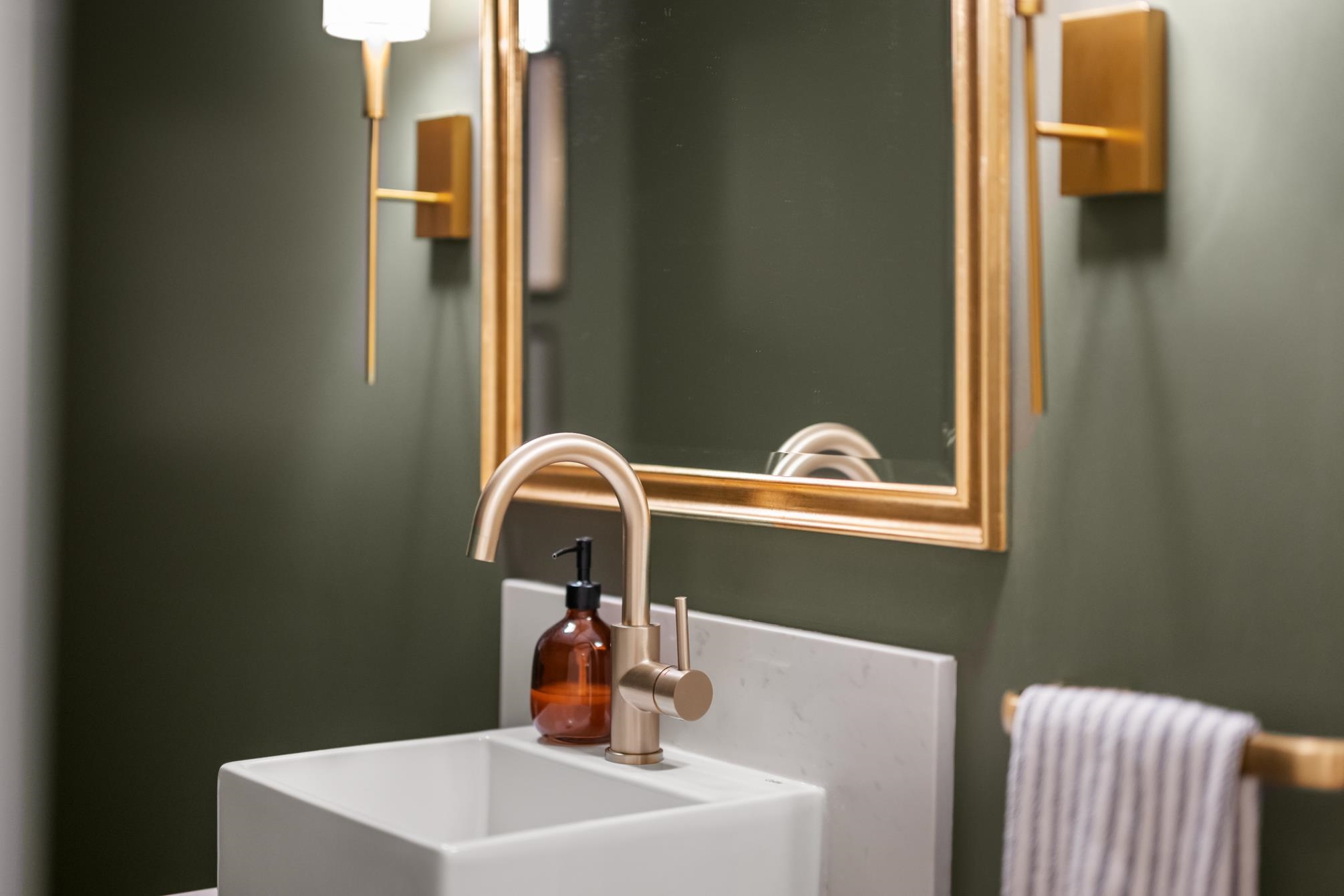 112 2280 163 STREET Unit: 112