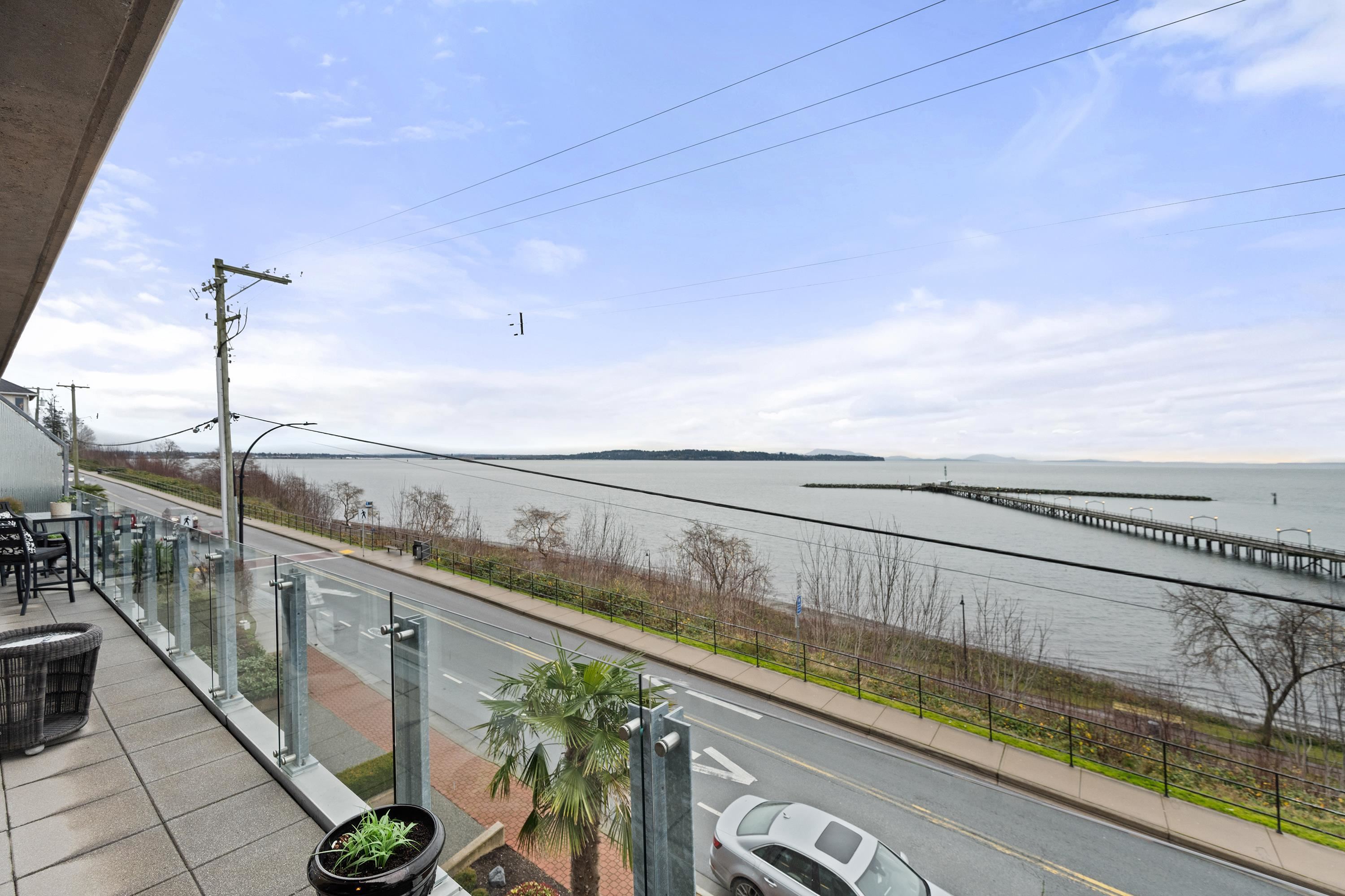 201 15097 MARINE DRIVE Unit: 201