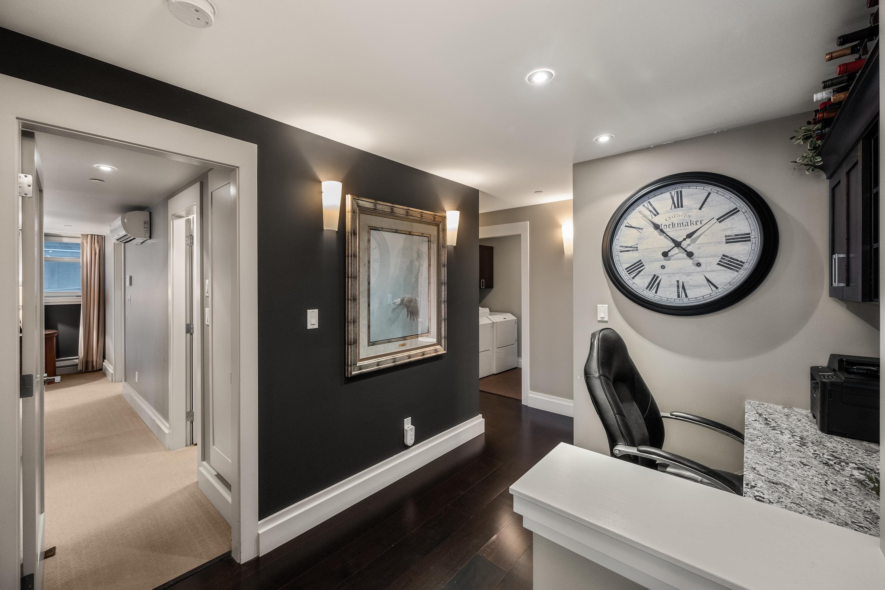 201 15097 MARINE DRIVE Unit: 201