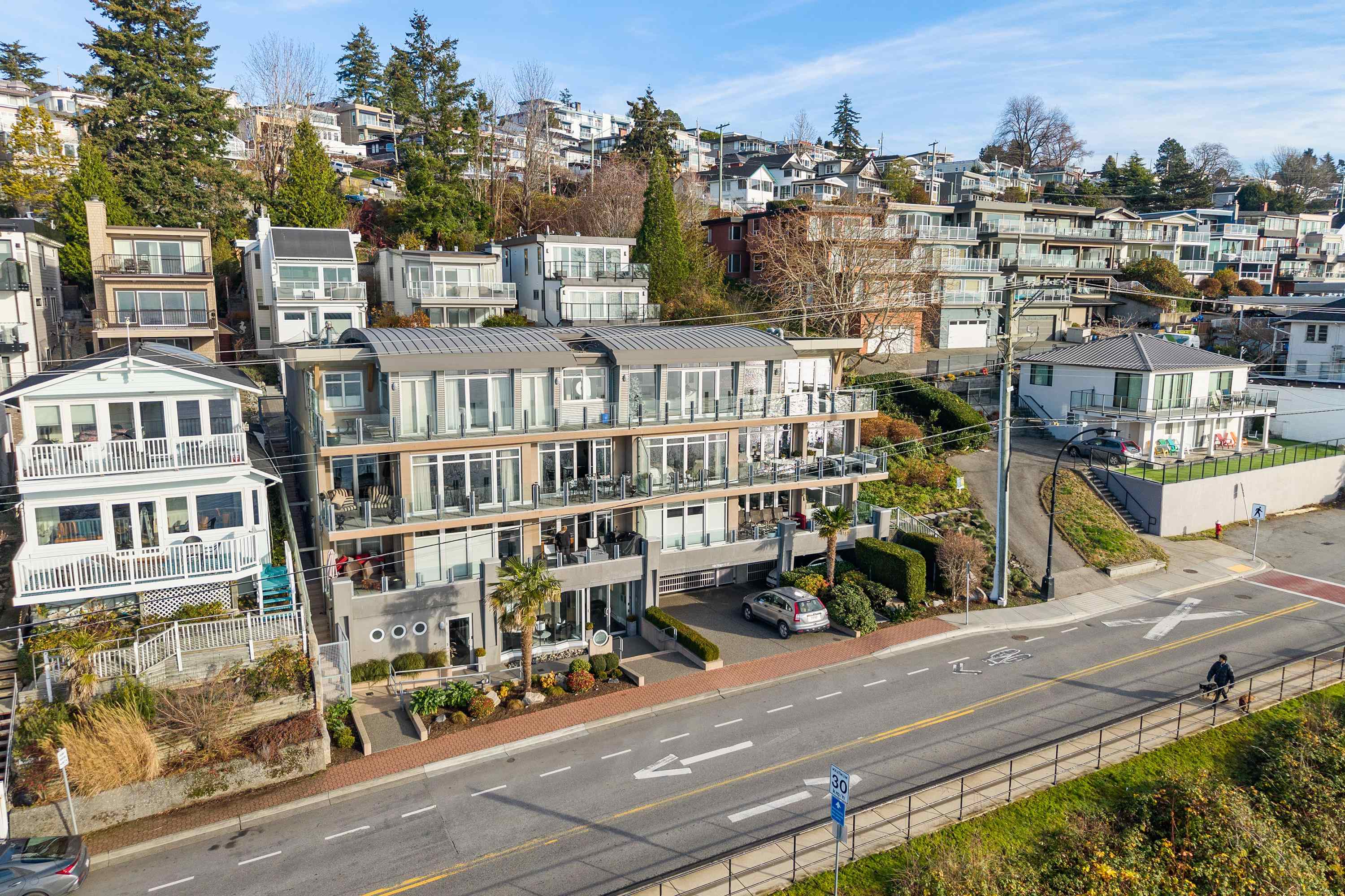 201 15097 MARINE DRIVE Unit: 201