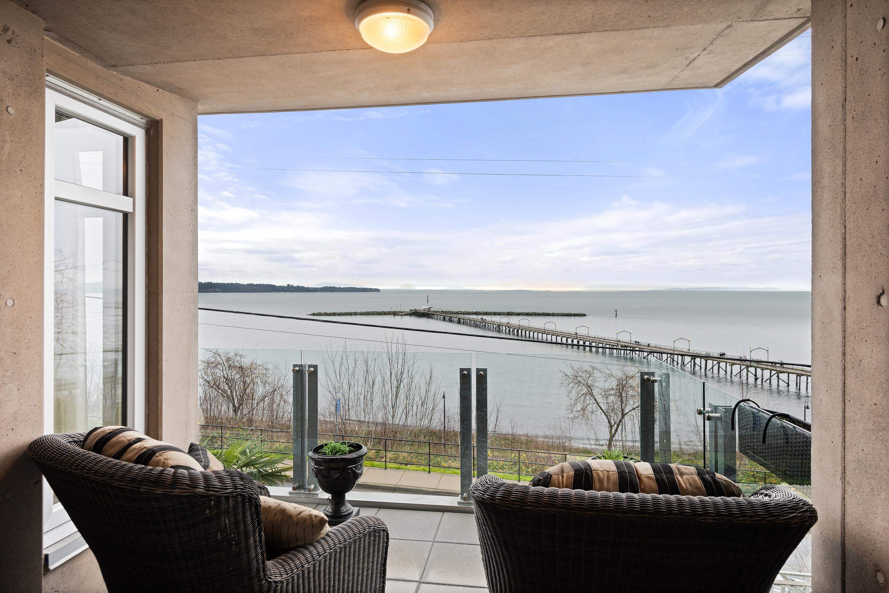 201 15097 MARINE DRIVE Unit: 201