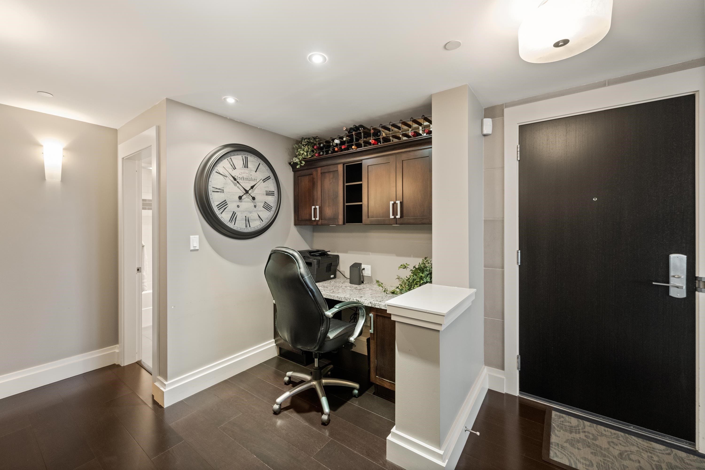 201 15097 MARINE DRIVE Unit: 201