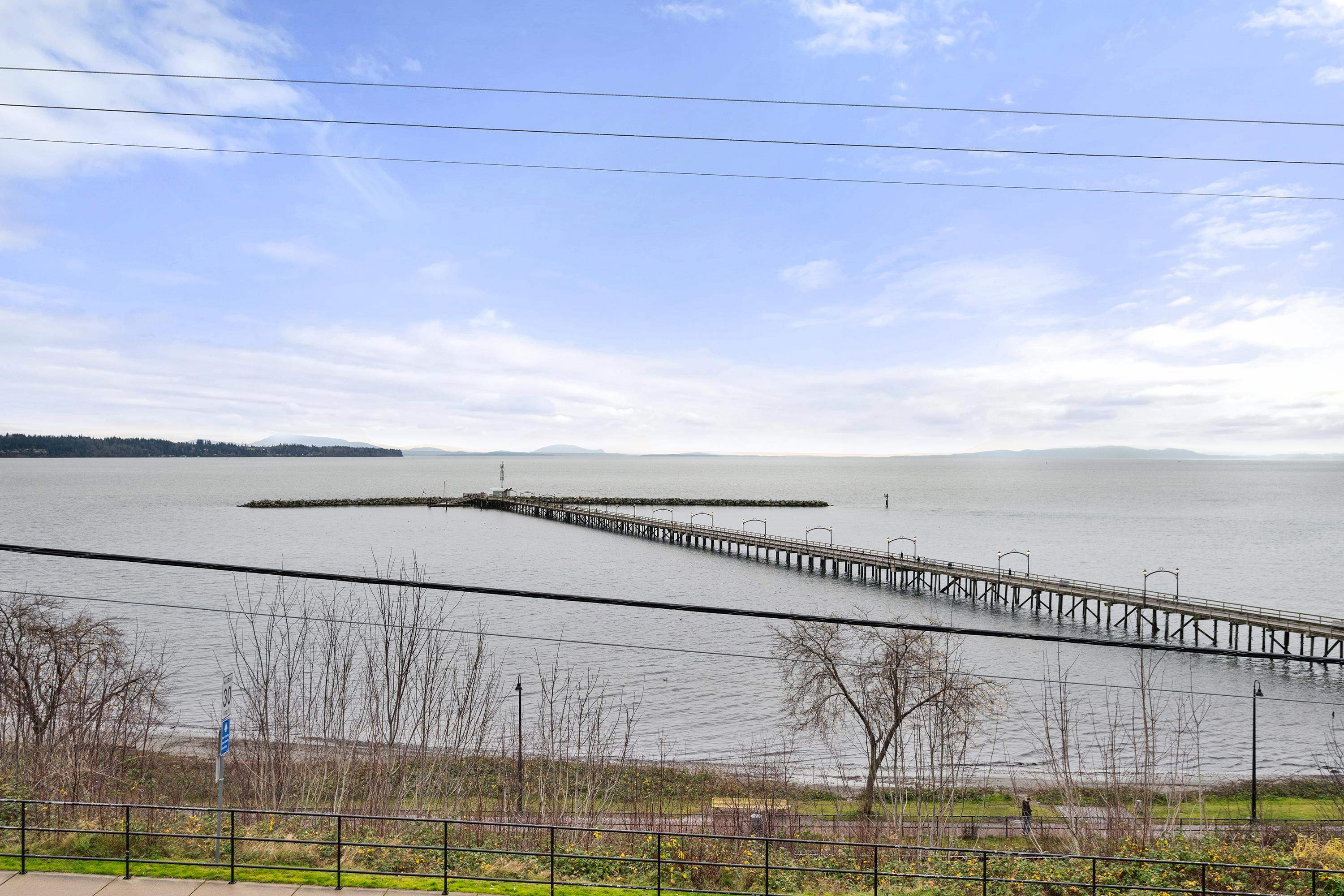 201 15097 MARINE DRIVE Unit: 201