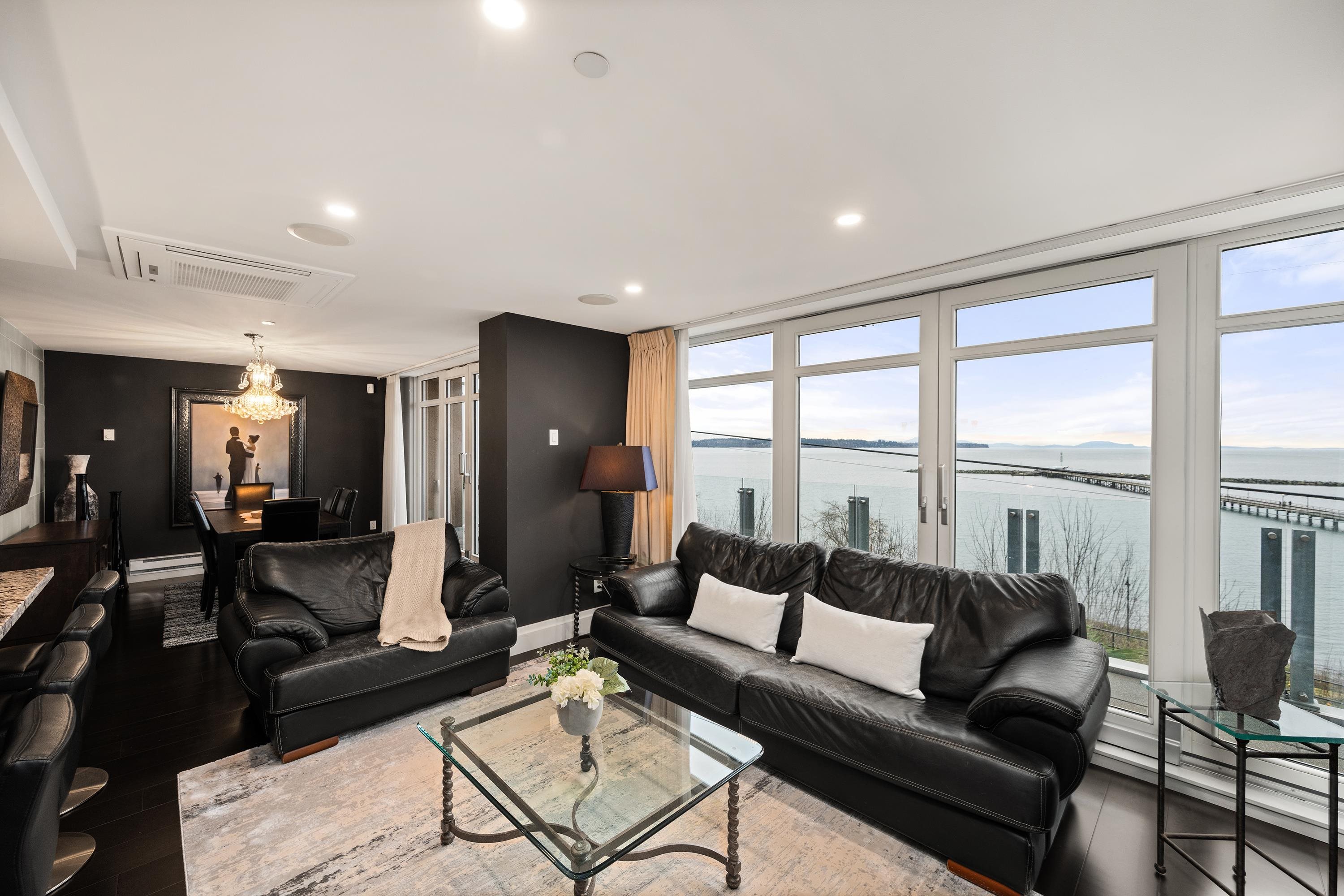 201 15097 MARINE DRIVE Unit: 201