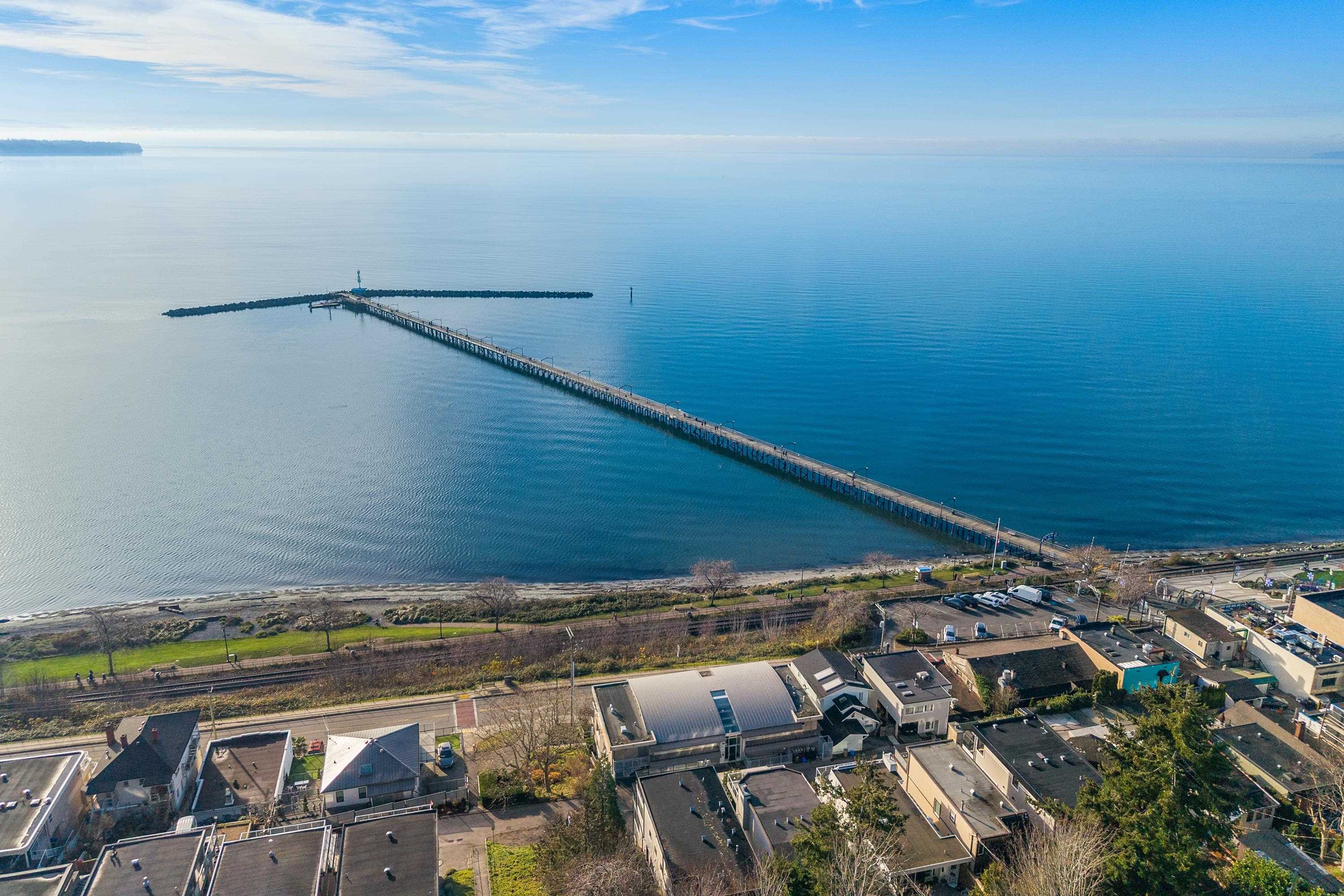 201 15097 MARINE DRIVE Unit: 201