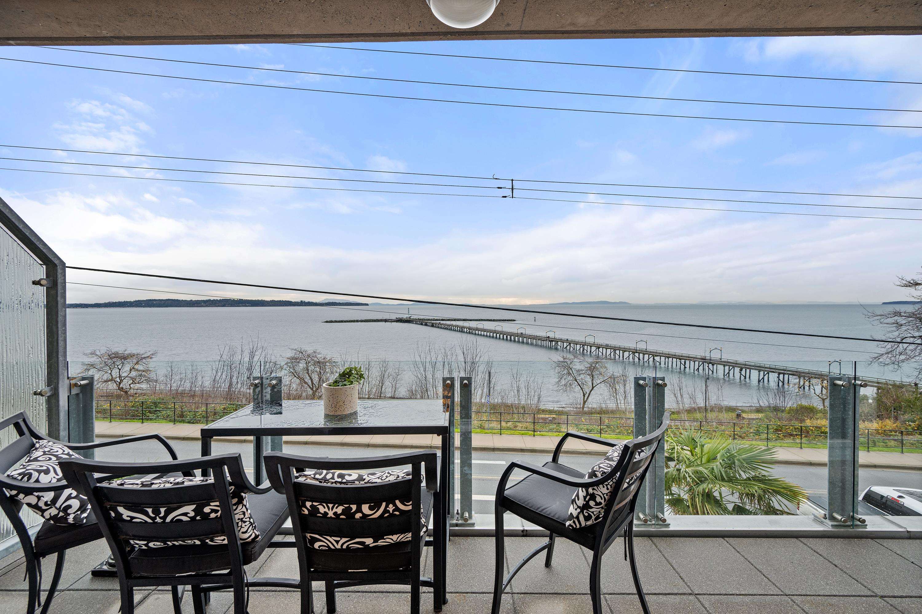 201 15097 MARINE DRIVE Unit: 201