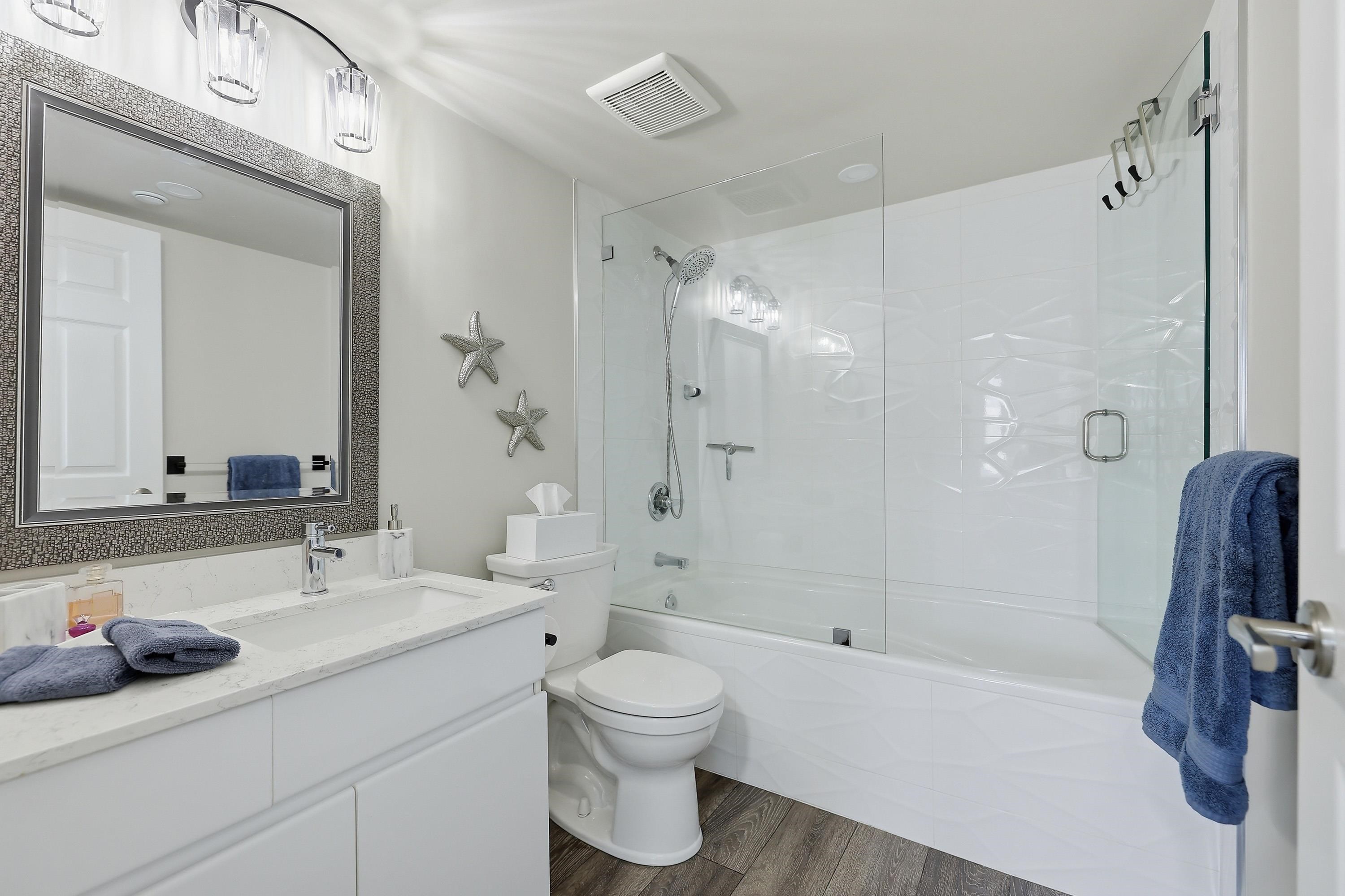 1702 1199 EASTWOOD STREET Unit: 1702