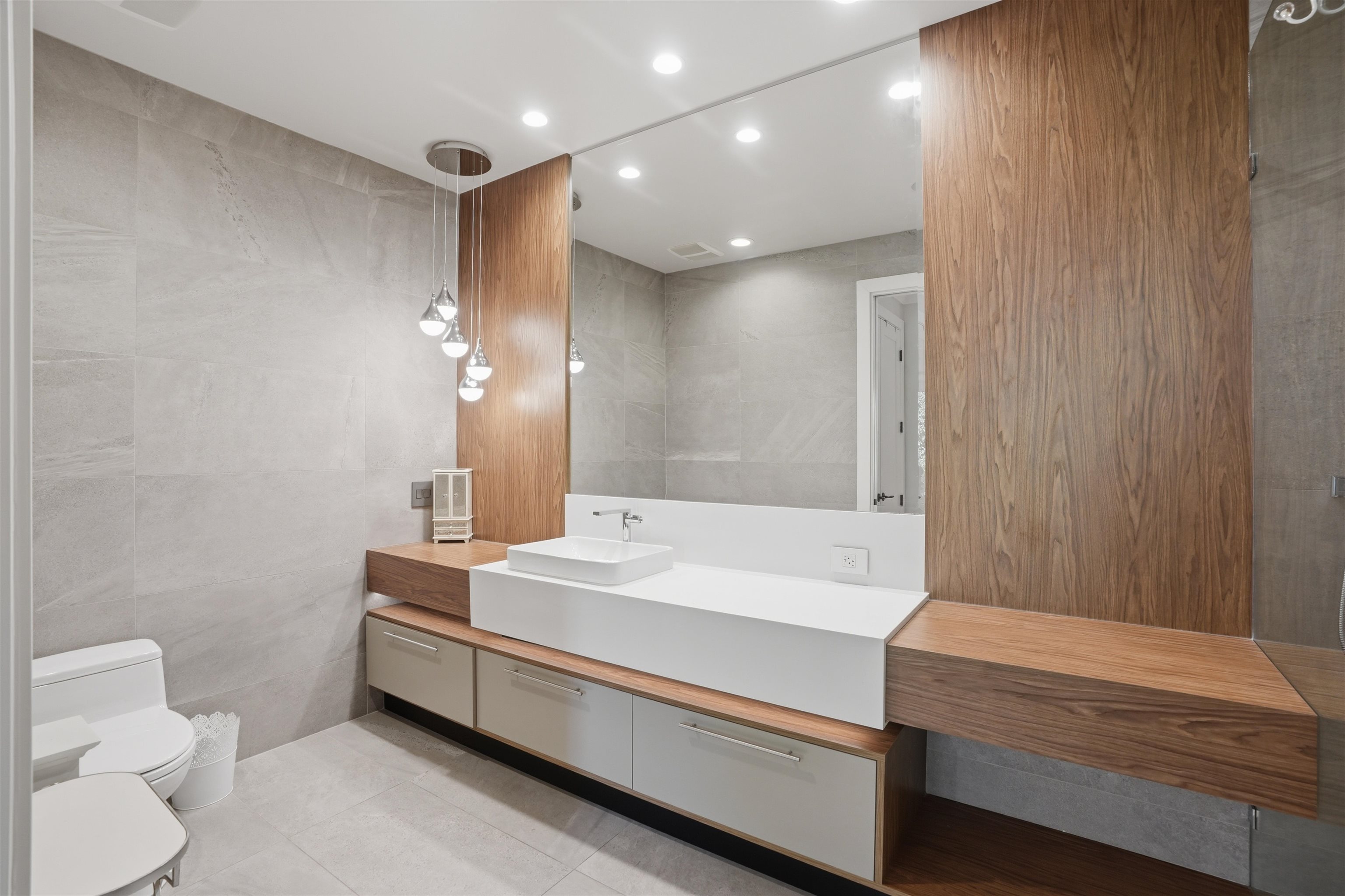 14 3122 160TH STREET Unit: 14