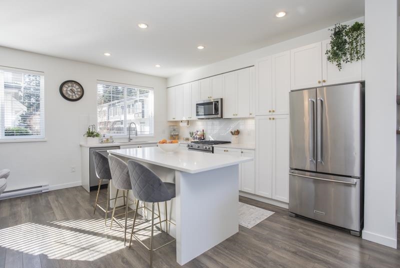 76 158 171 STREET Unit: 76