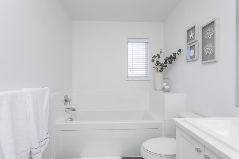 76 158 171 STREET Unit: 76