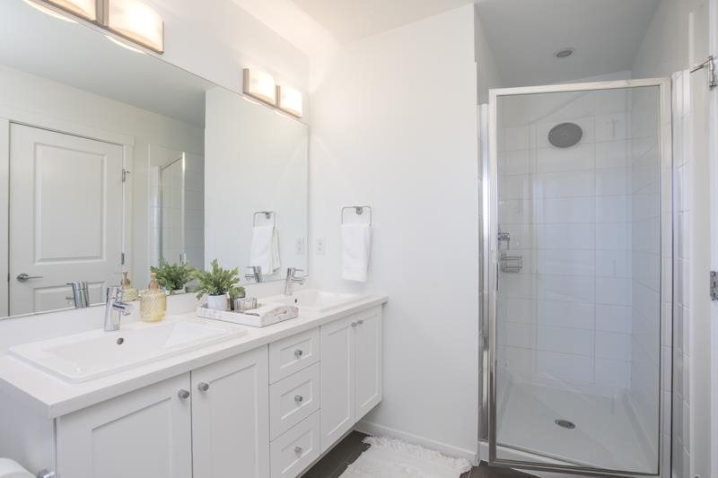 76 158 171 STREET Unit: 76