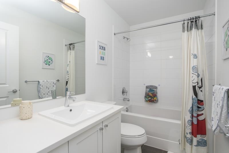 76 158 171 STREET Unit: 76