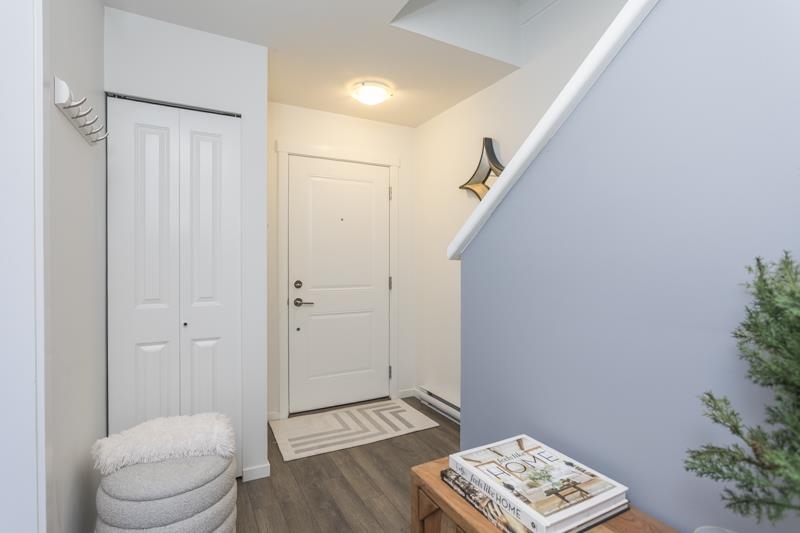 76 158 171 STREET Unit: 76