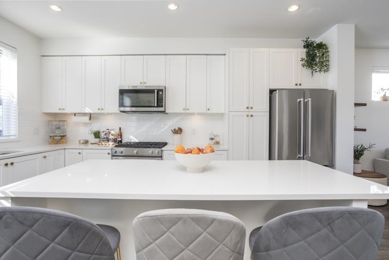 76 158 171 STREET Unit: 76