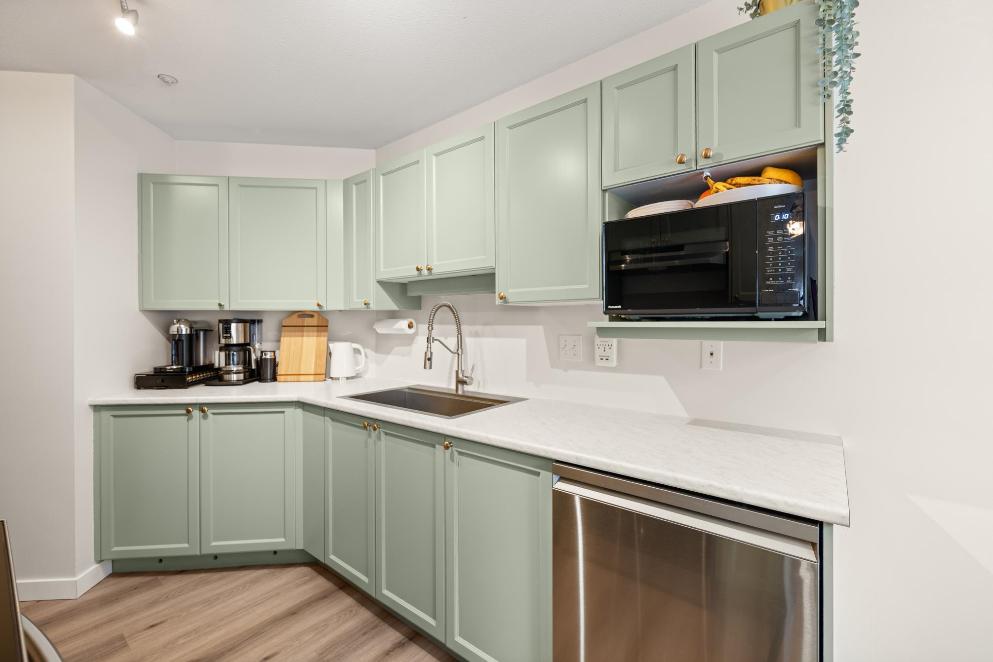 108 5450 208 STREET Unit: 108