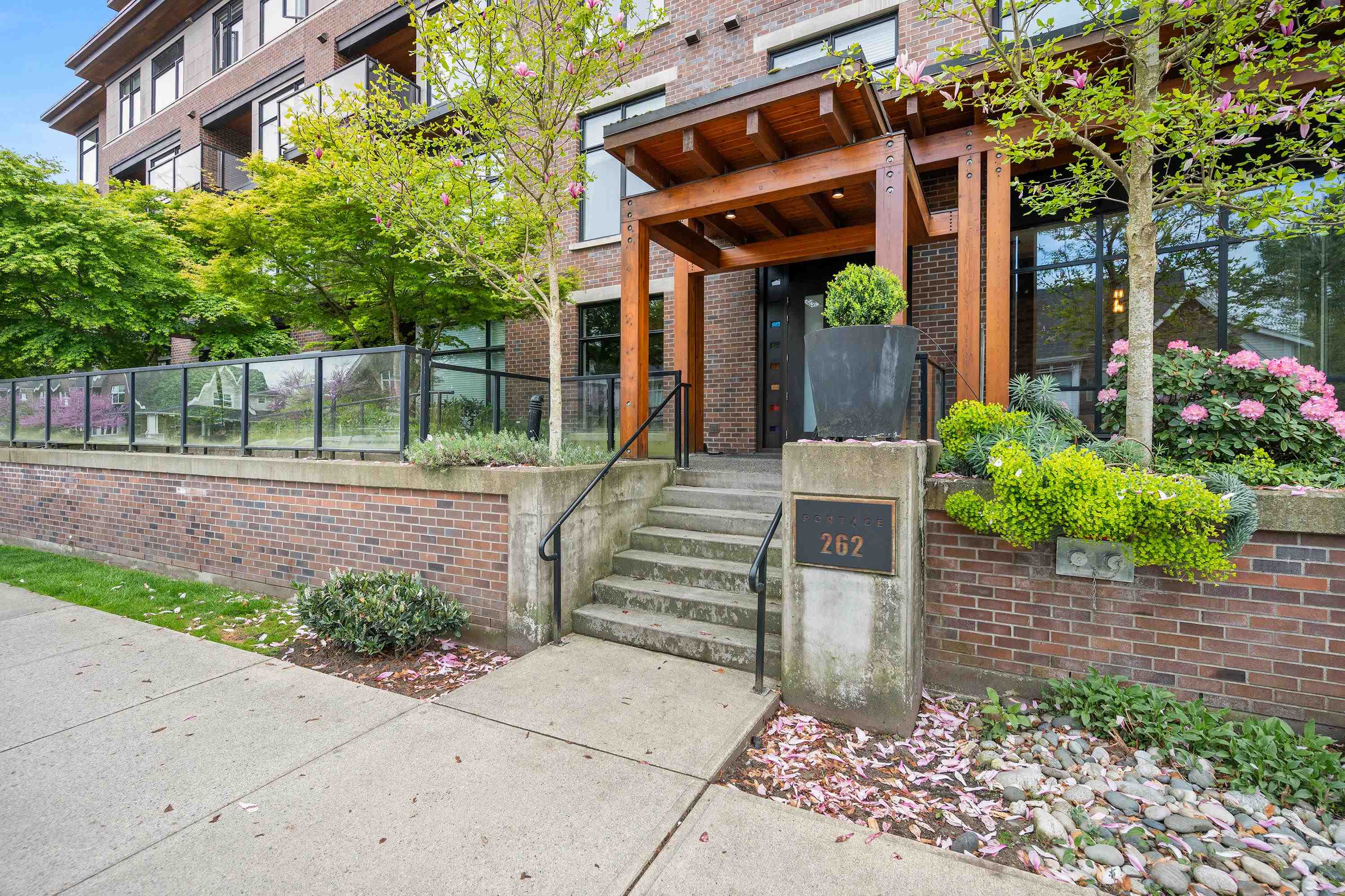 414 262 SALTER STREET Unit: 414