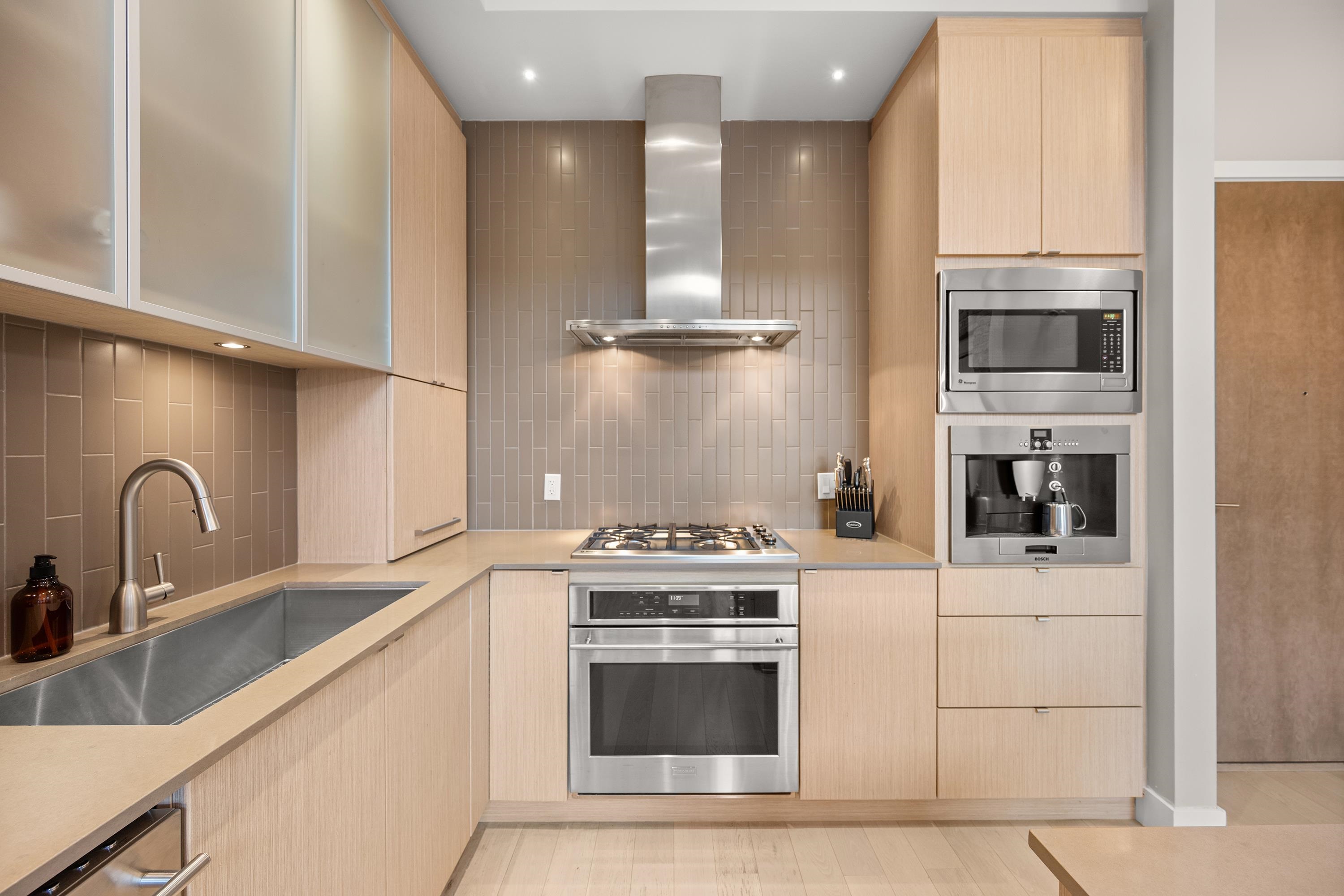 414 262 SALTER STREET Unit: 414