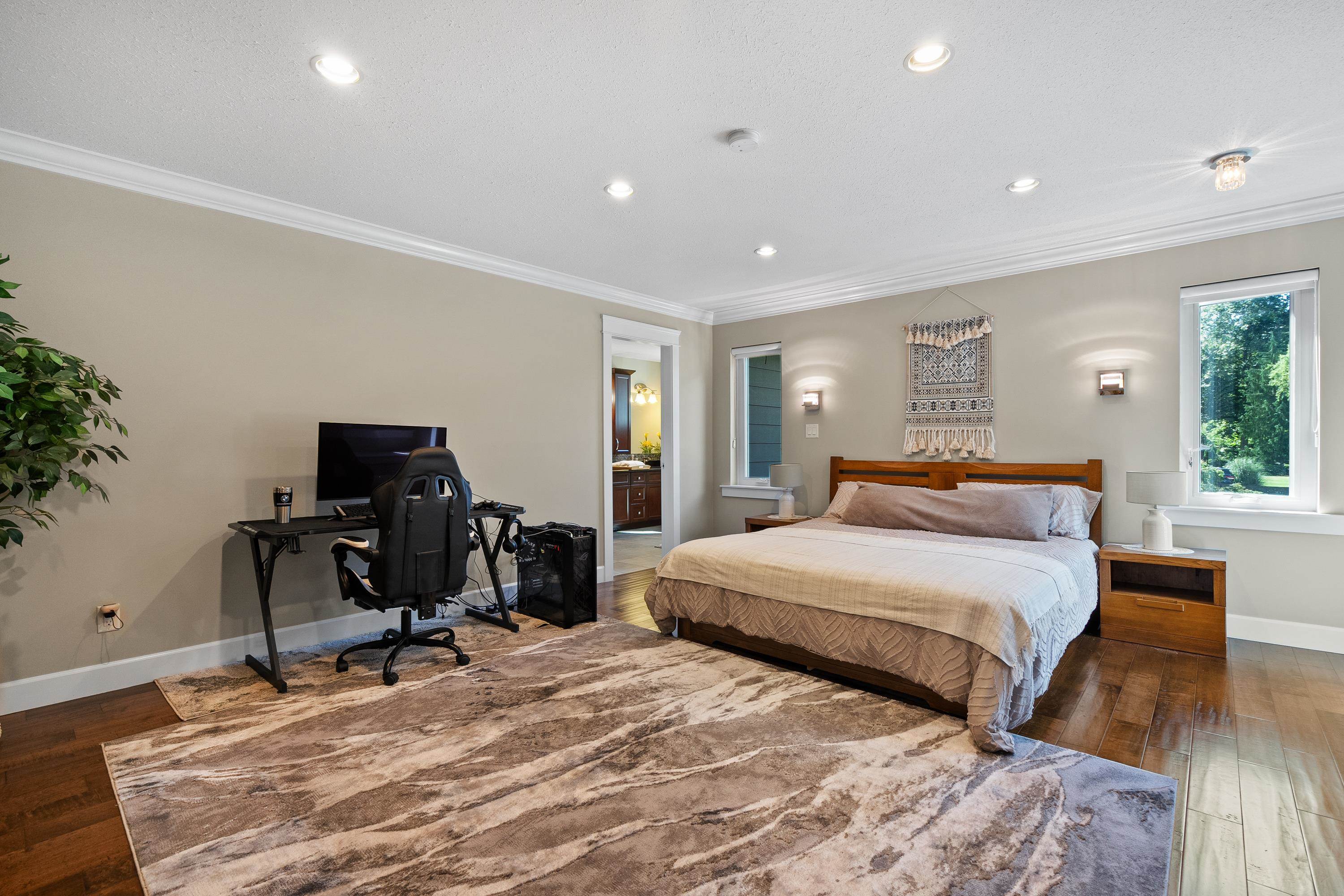 2732 NORTHCREST DRIVE