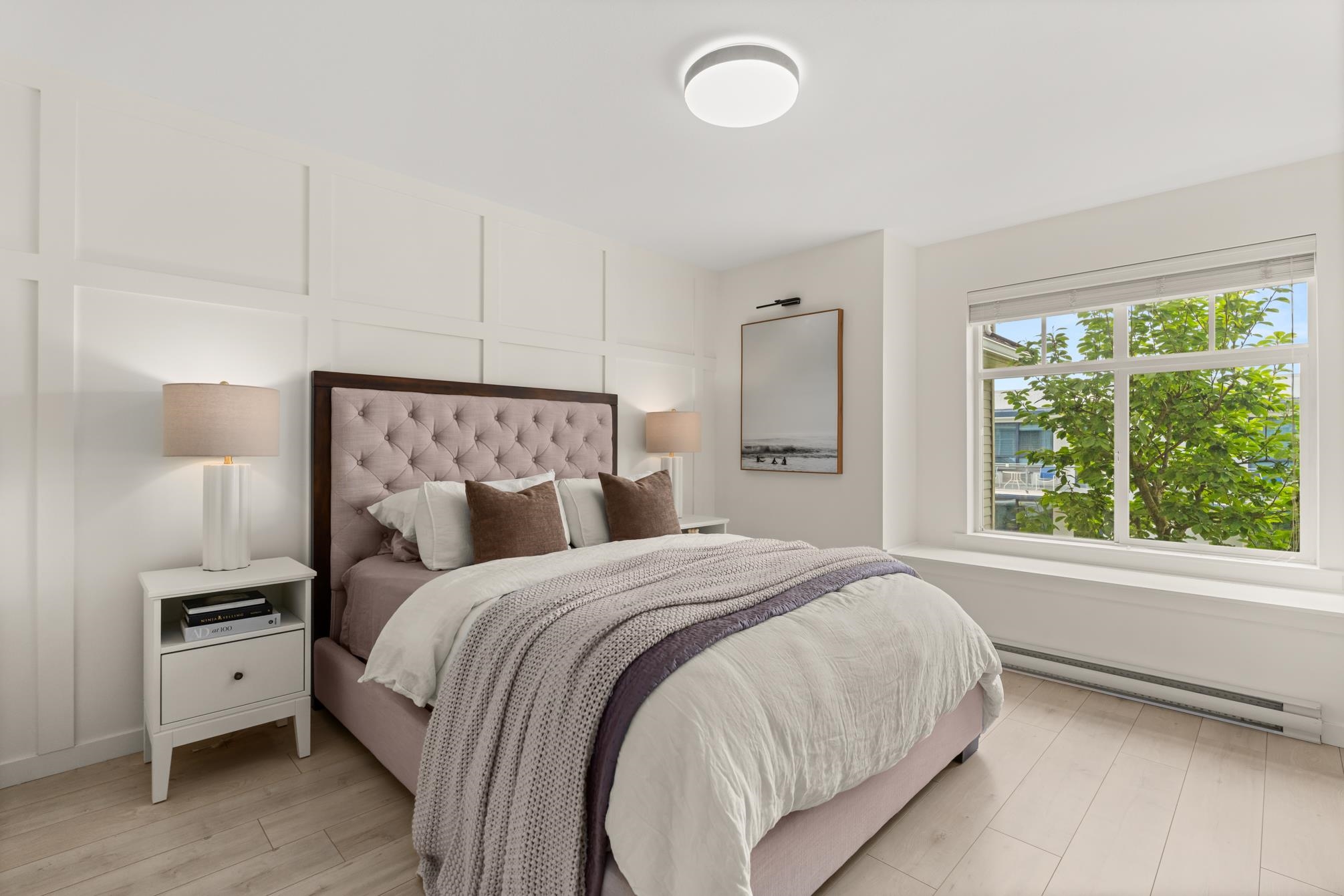 212 15621 MARINE DRIVE Unit: 212