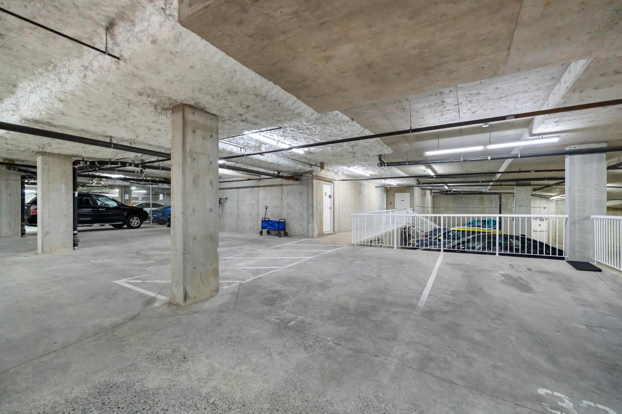 212 15621 MARINE DRIVE Unit: 212