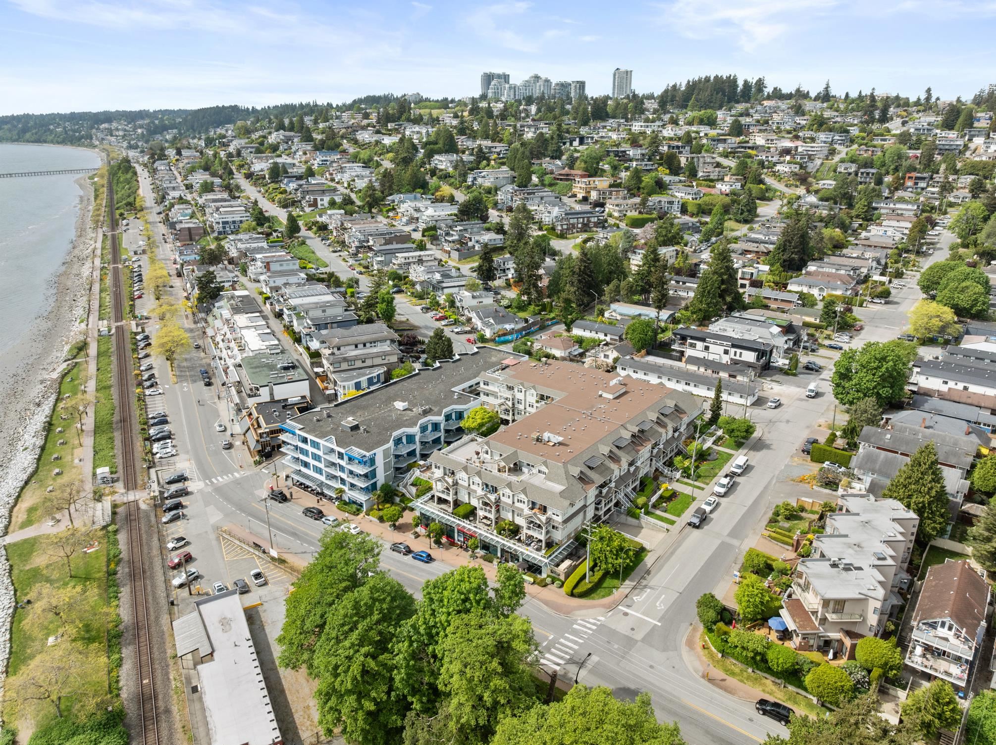 212 15621 MARINE DRIVE Unit: 212