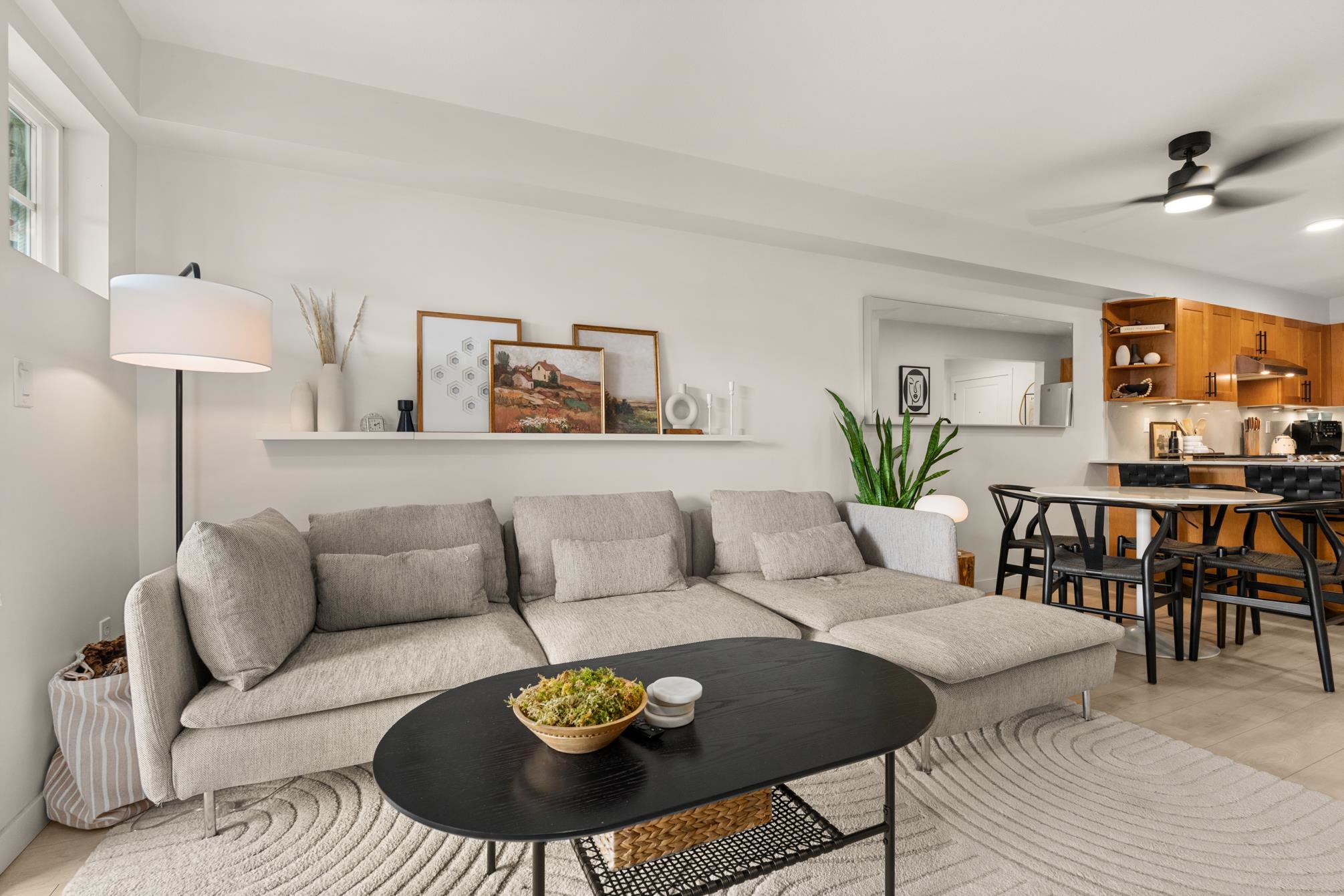 212 15621 MARINE DRIVE Unit: 212