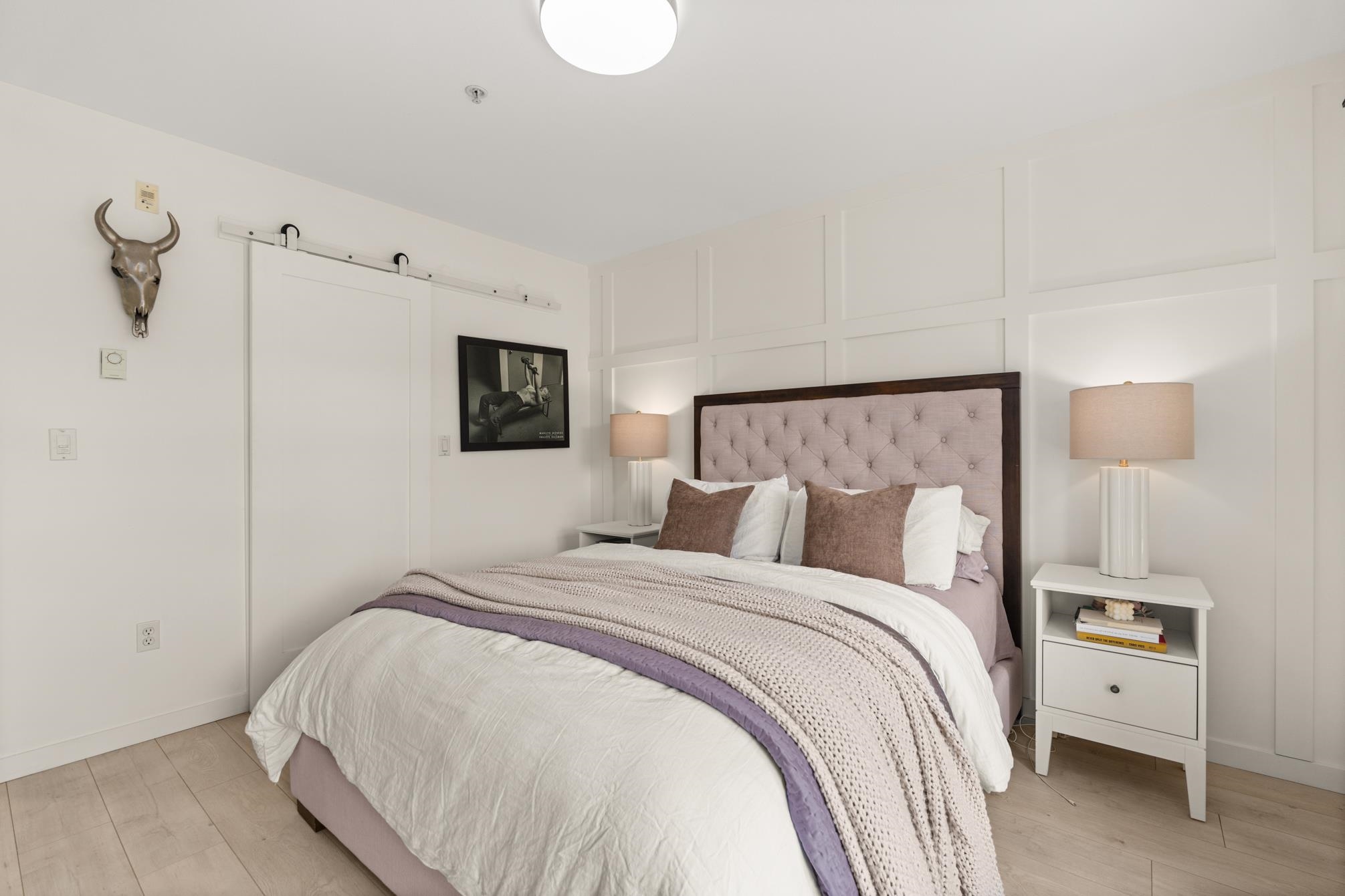 212 15621 MARINE DRIVE Unit: 212